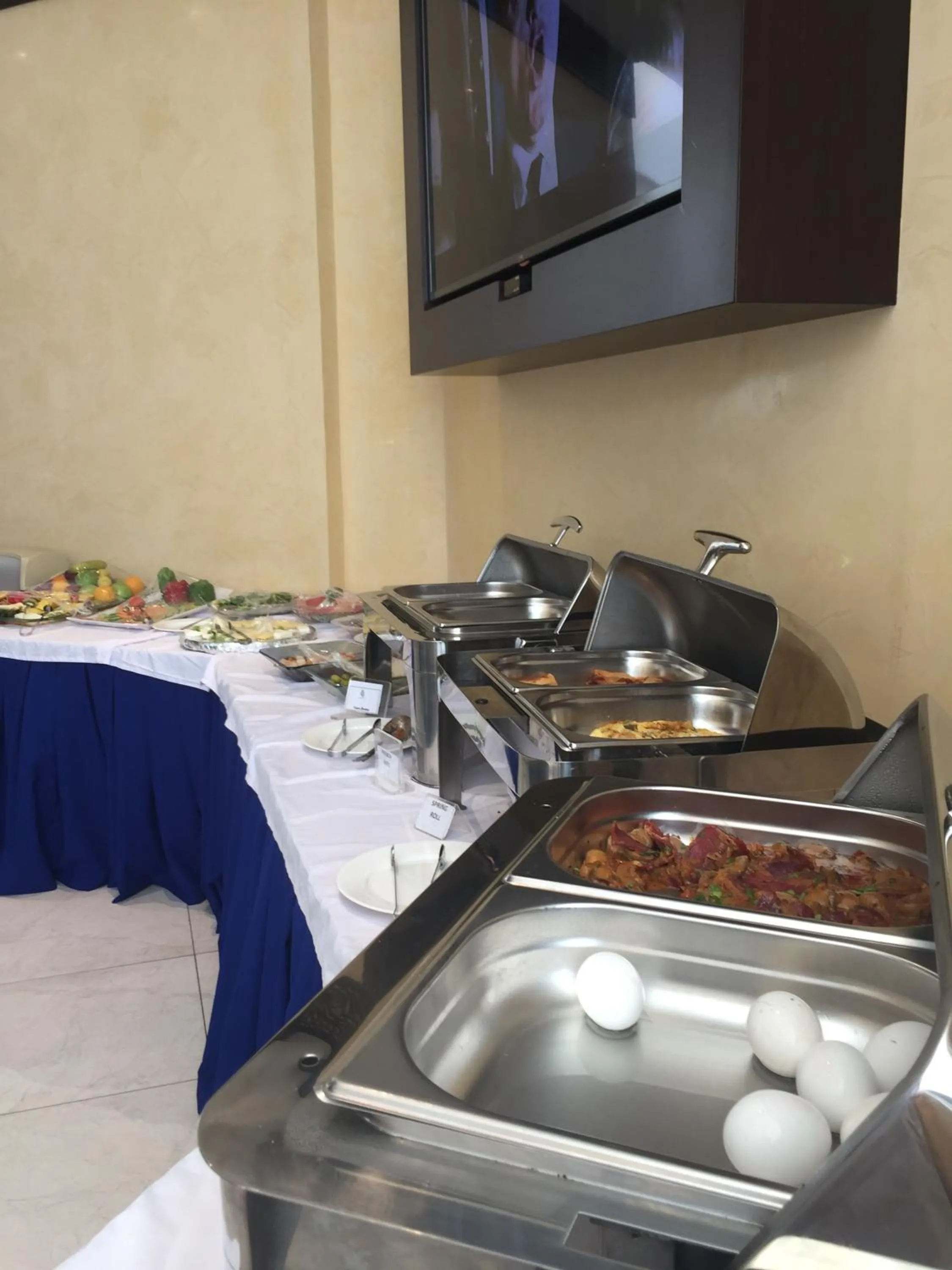 Food and drinks in Boulevard City Suites Hotel Apartments