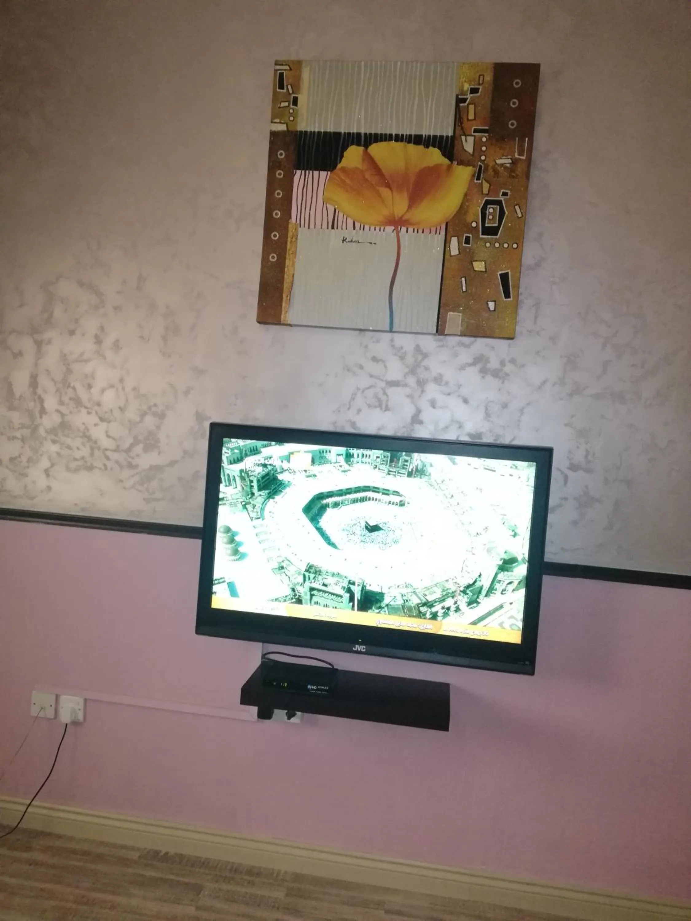 TV and multimedia in Boulevard City Suites Hotel Apartments