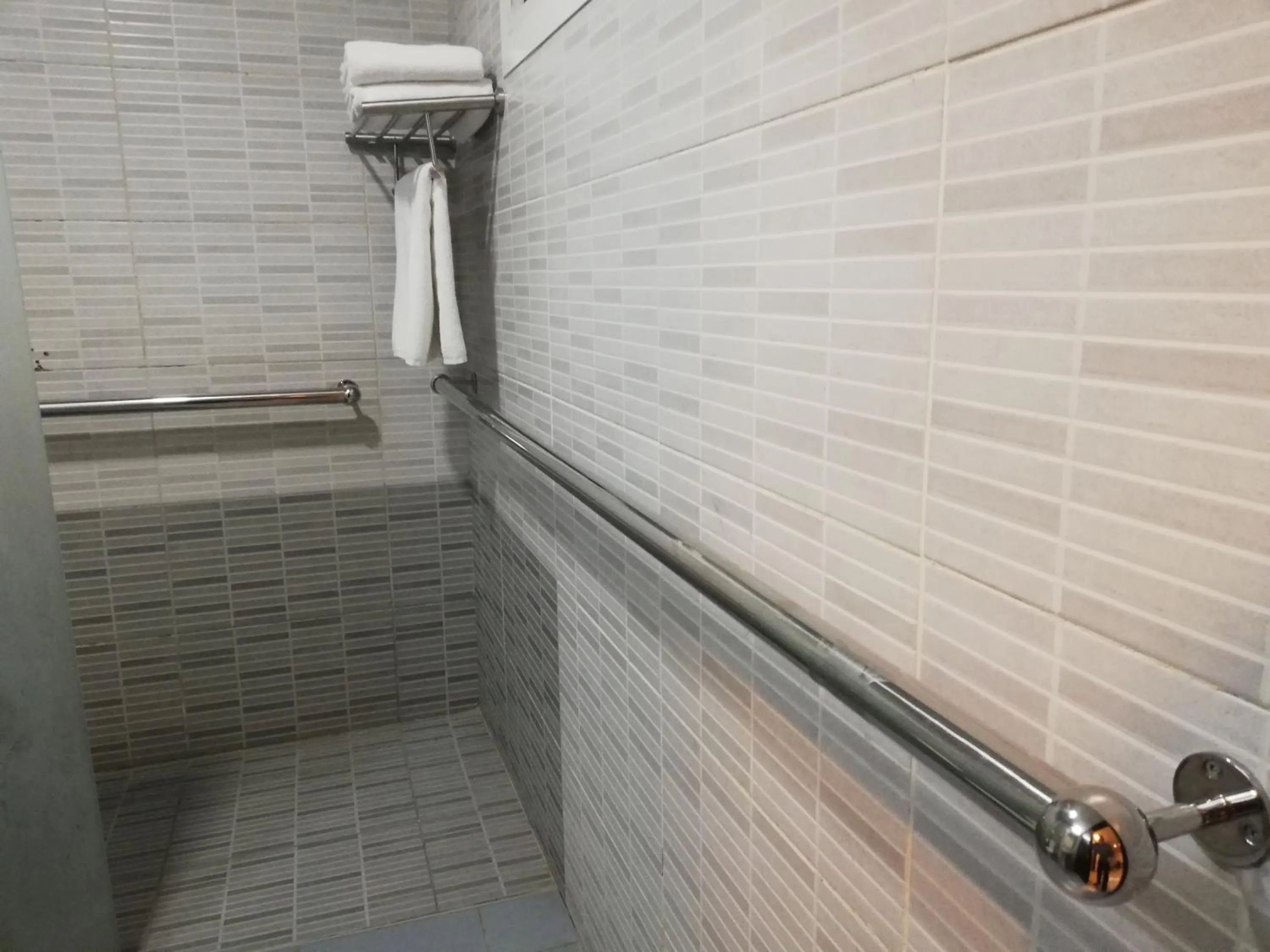 Shower in Boulevard City Suites Hotel Apartments