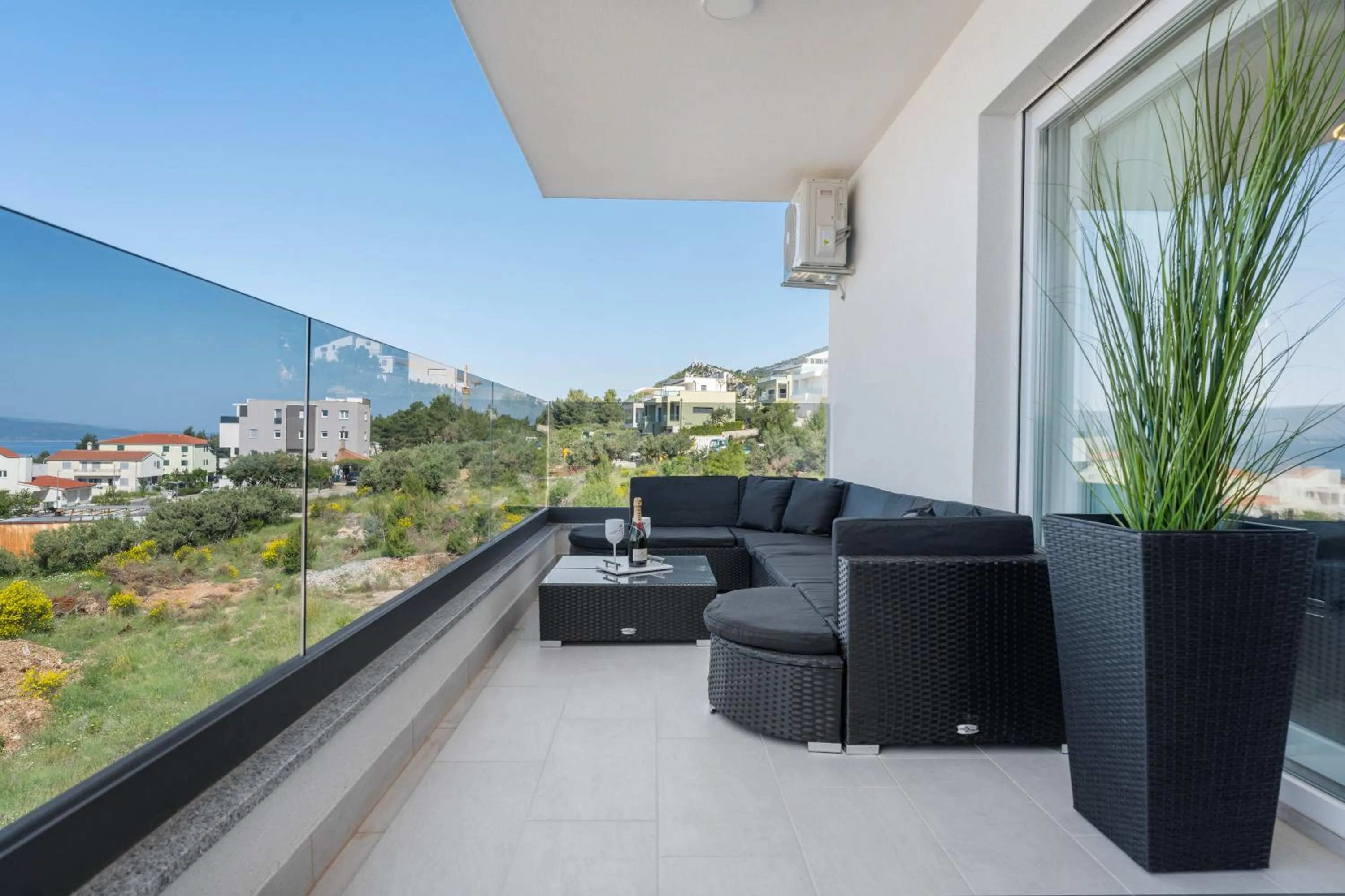 Luxury Sea View Apartment Levin