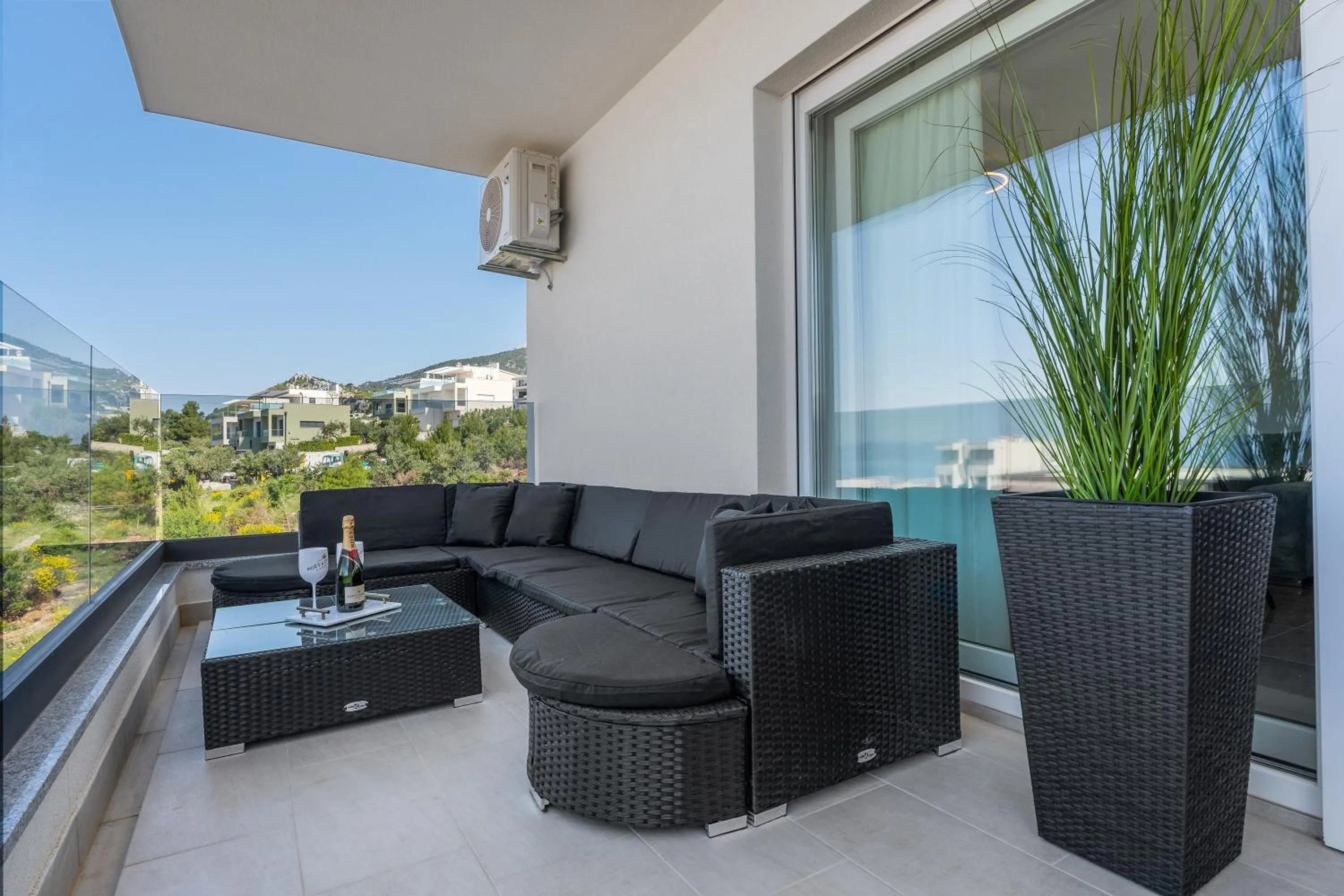 Luxury Sea View Apartment Levin