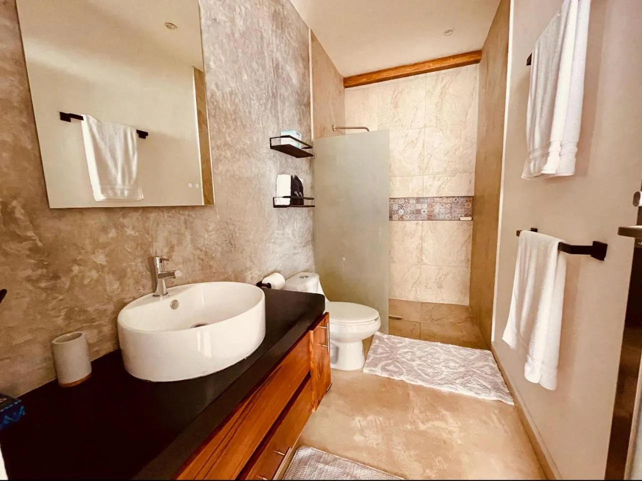Shower in Casa Bene Villas