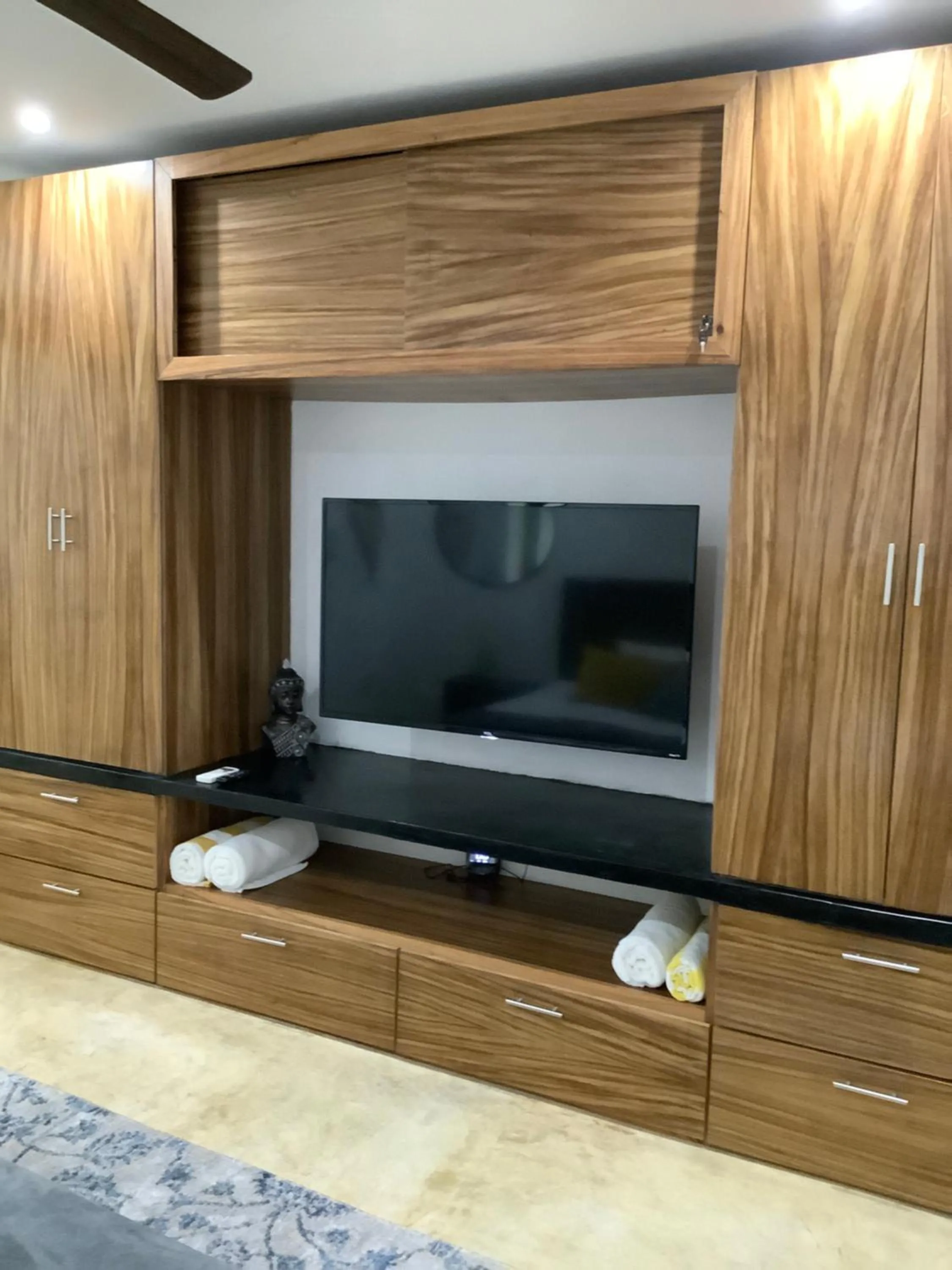 TV and multimedia in Casa Bene Villas