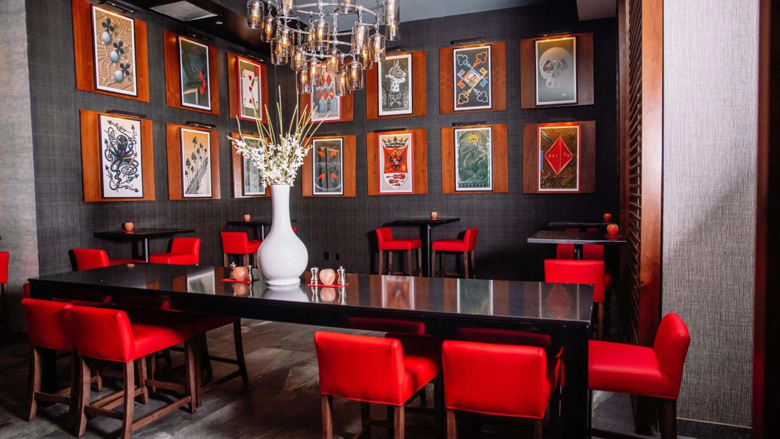 Restaurant/places to eat in Le Meridien Charlotte