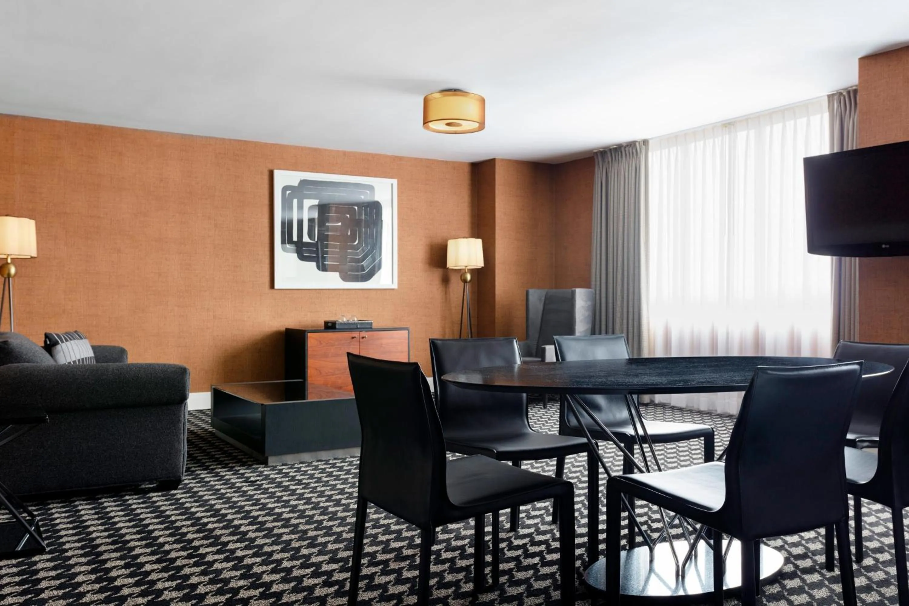 Photo of the whole room in Le Meridien Charlotte