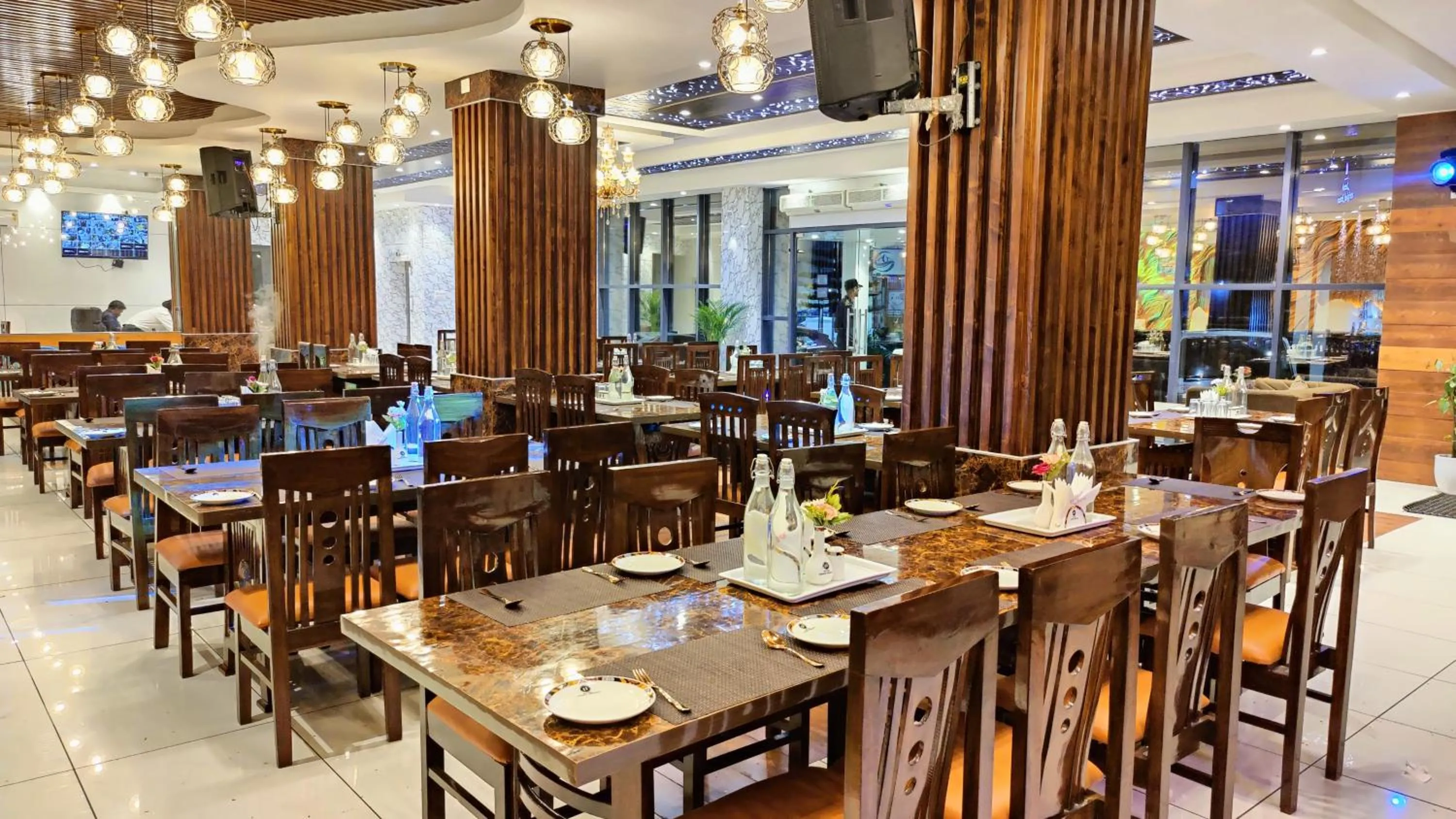 Restaurant/places to eat in Hotel Mandi Heights - Bar, Fine Dining & Banquet Hall