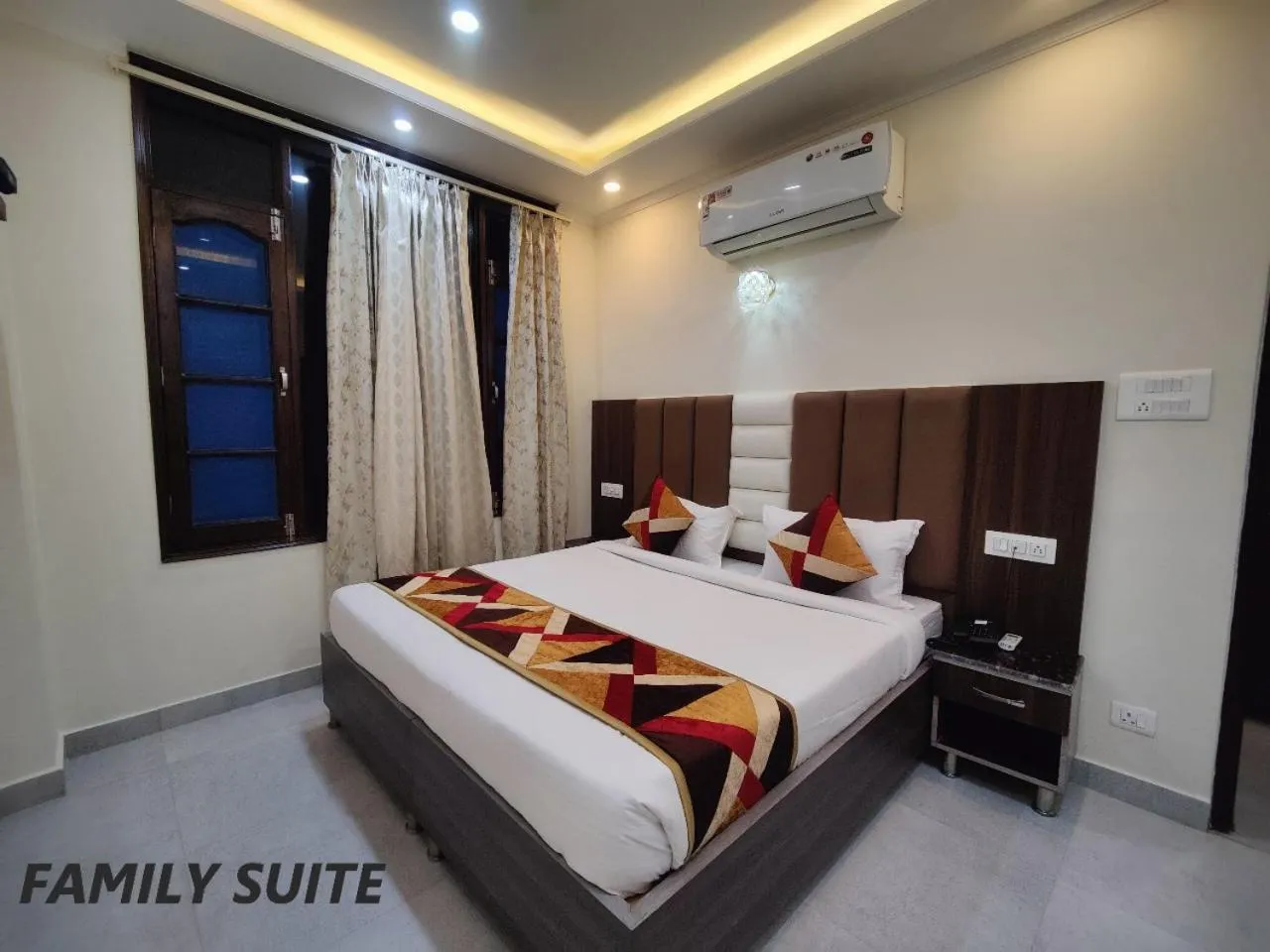 Bed in Hotel Mandi Heights - Bar, Fine Dining & Banquet Hall