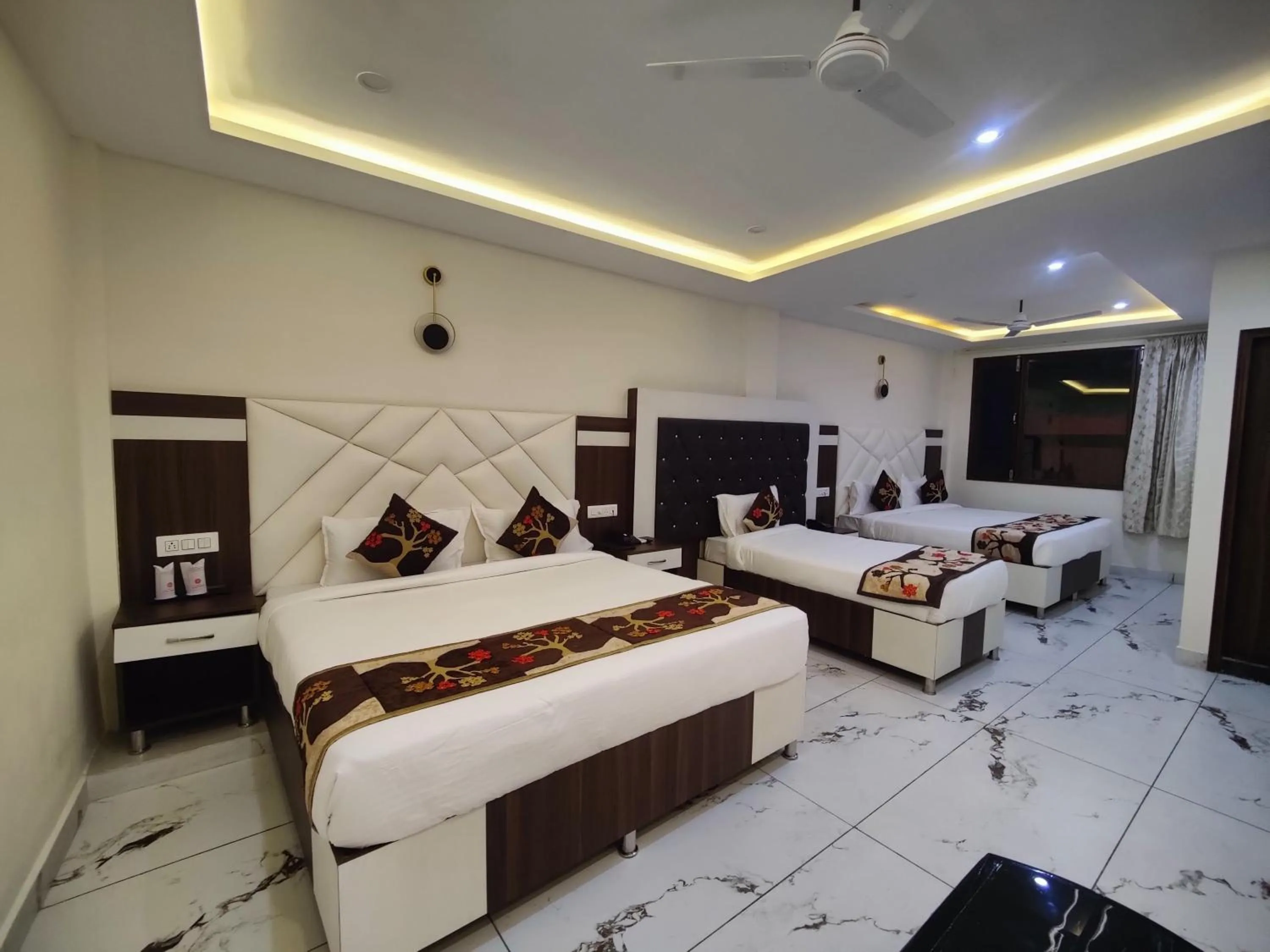 Bed in Hotel Mandi Heights - Bar, Fine Dining & Banquet Hall
