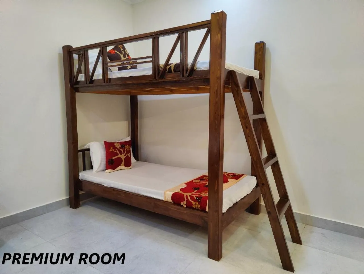 bunk bed, Bed in Hotel Mandi Heights - Bar, Fine Dining & Banquet Hall