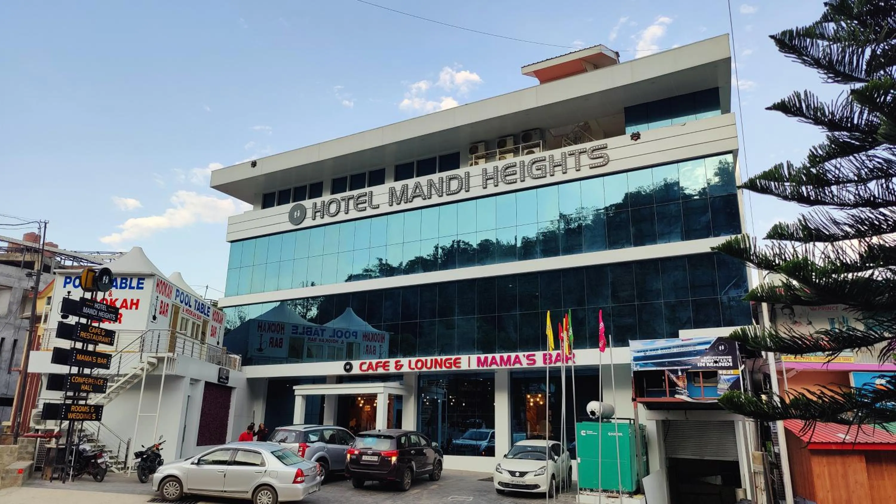 Property building in Hotel Mandi Heights - Bar, Fine Dining & Banquet Hall