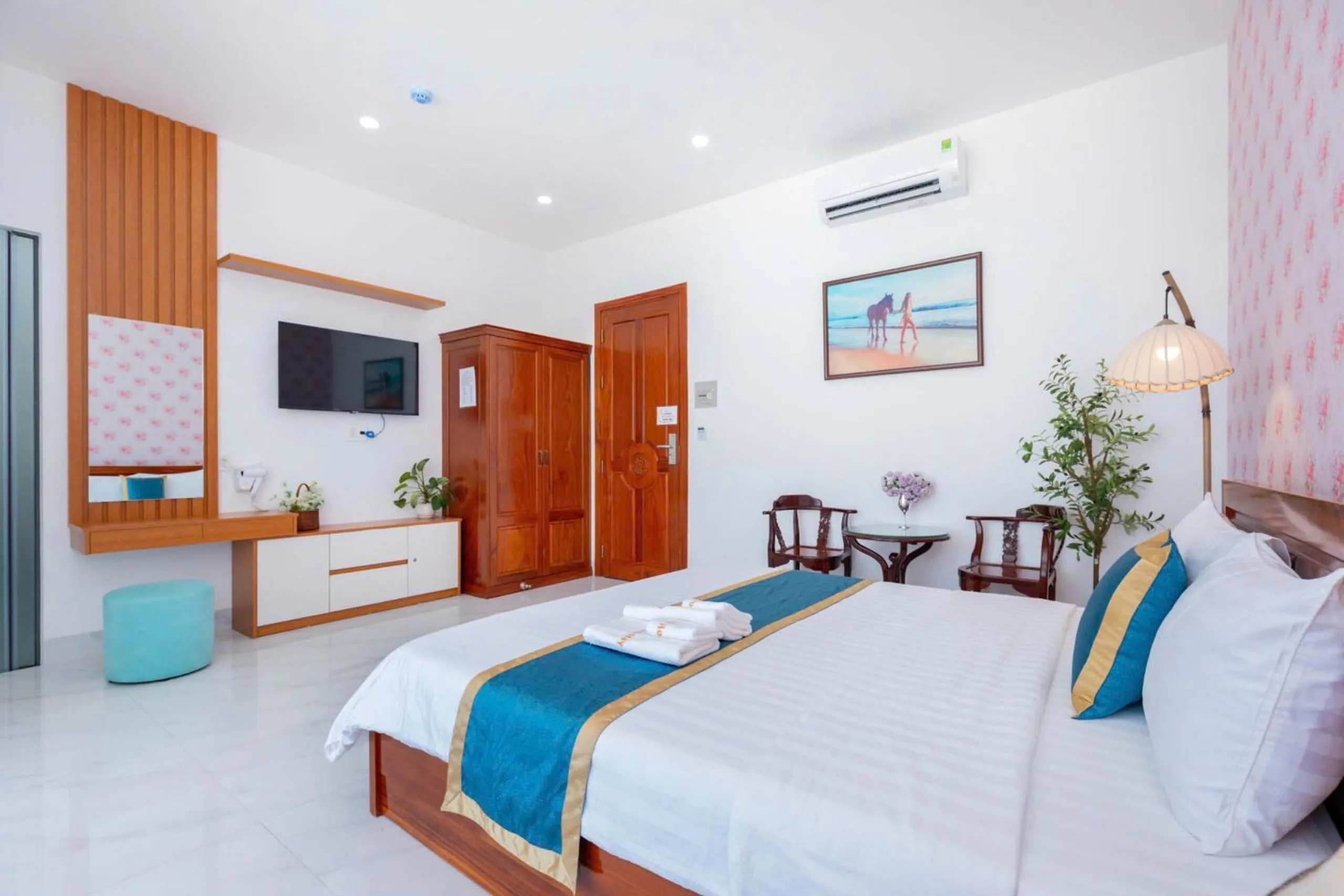 TV and multimedia, Bed in 126 Vung Tau Pool Villa Back Beach From 4 To 12 Rooms Options