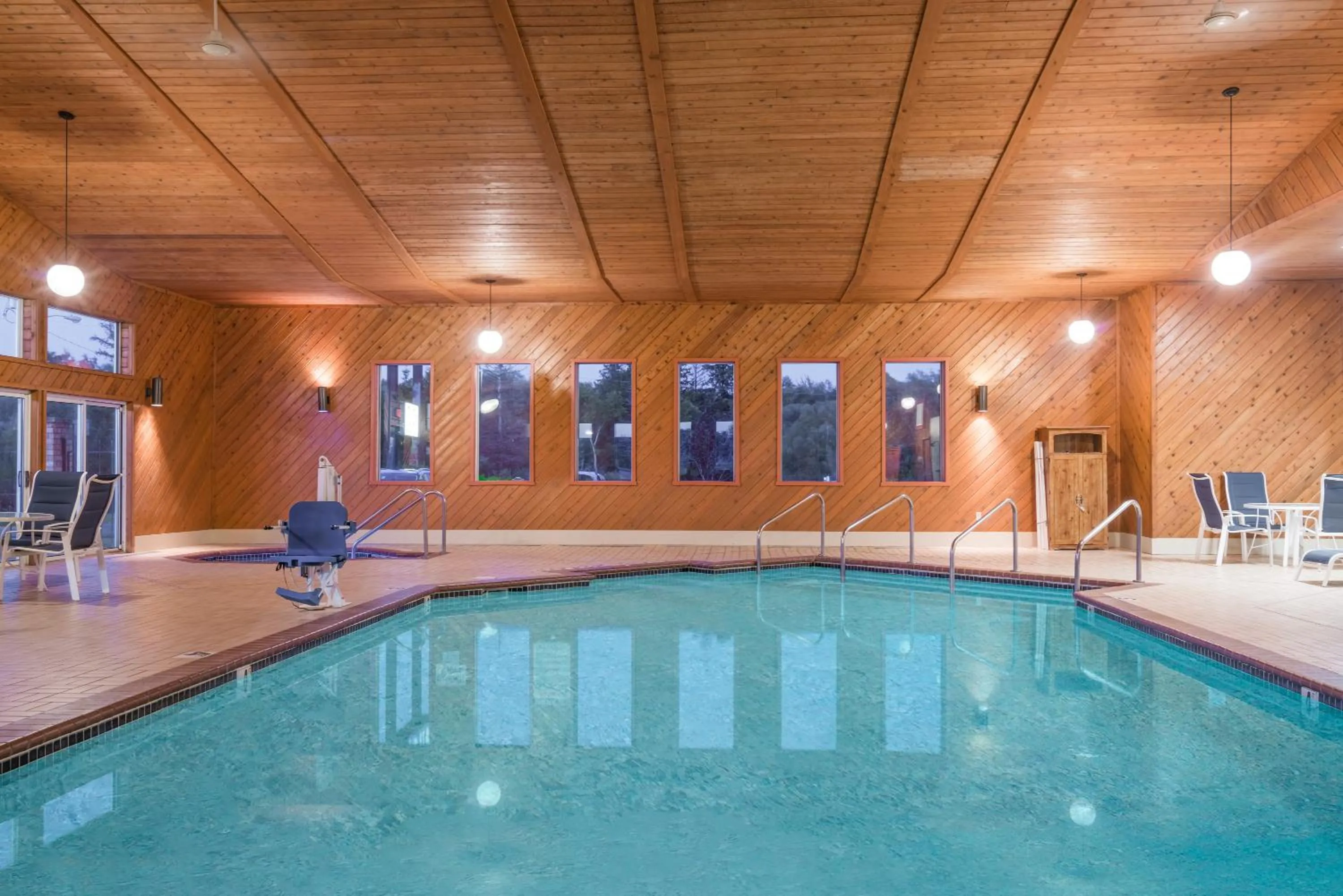 Swimming pool in Days Inn by Wyndham Hurley