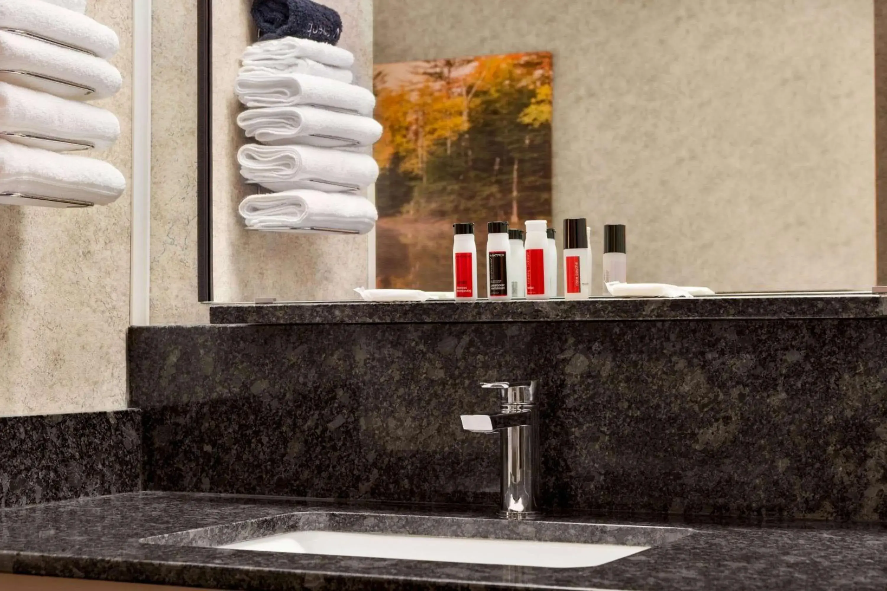 1 King Bed, Studio Suite, Non-Smoking in Days Inn by Wyndham Hurley 1 King Bed, Studio Suite, Non-Smoking in Days Inn by Wyndham Hurley