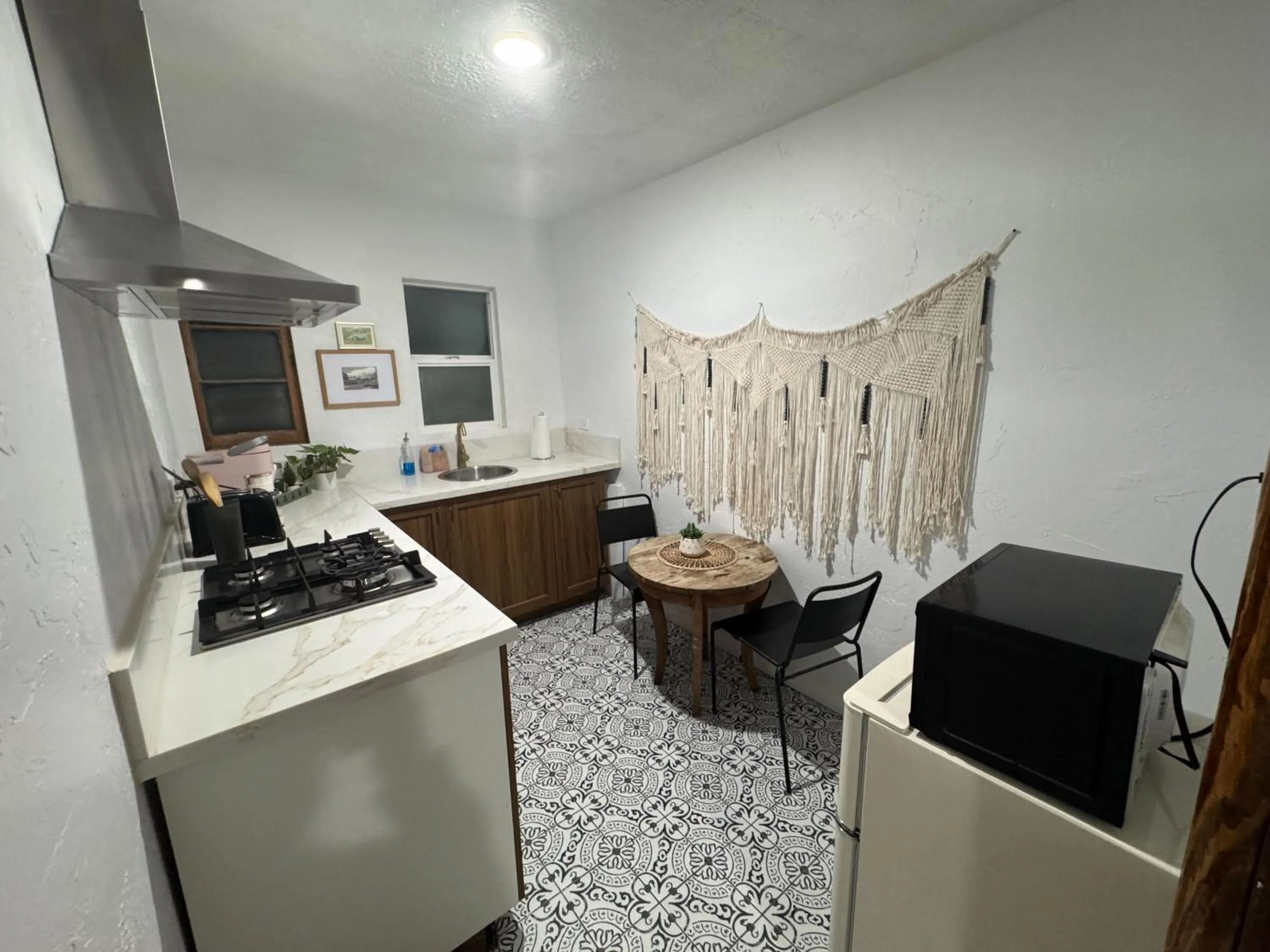 Kitchen or kitchenette in Three Pines Cabins