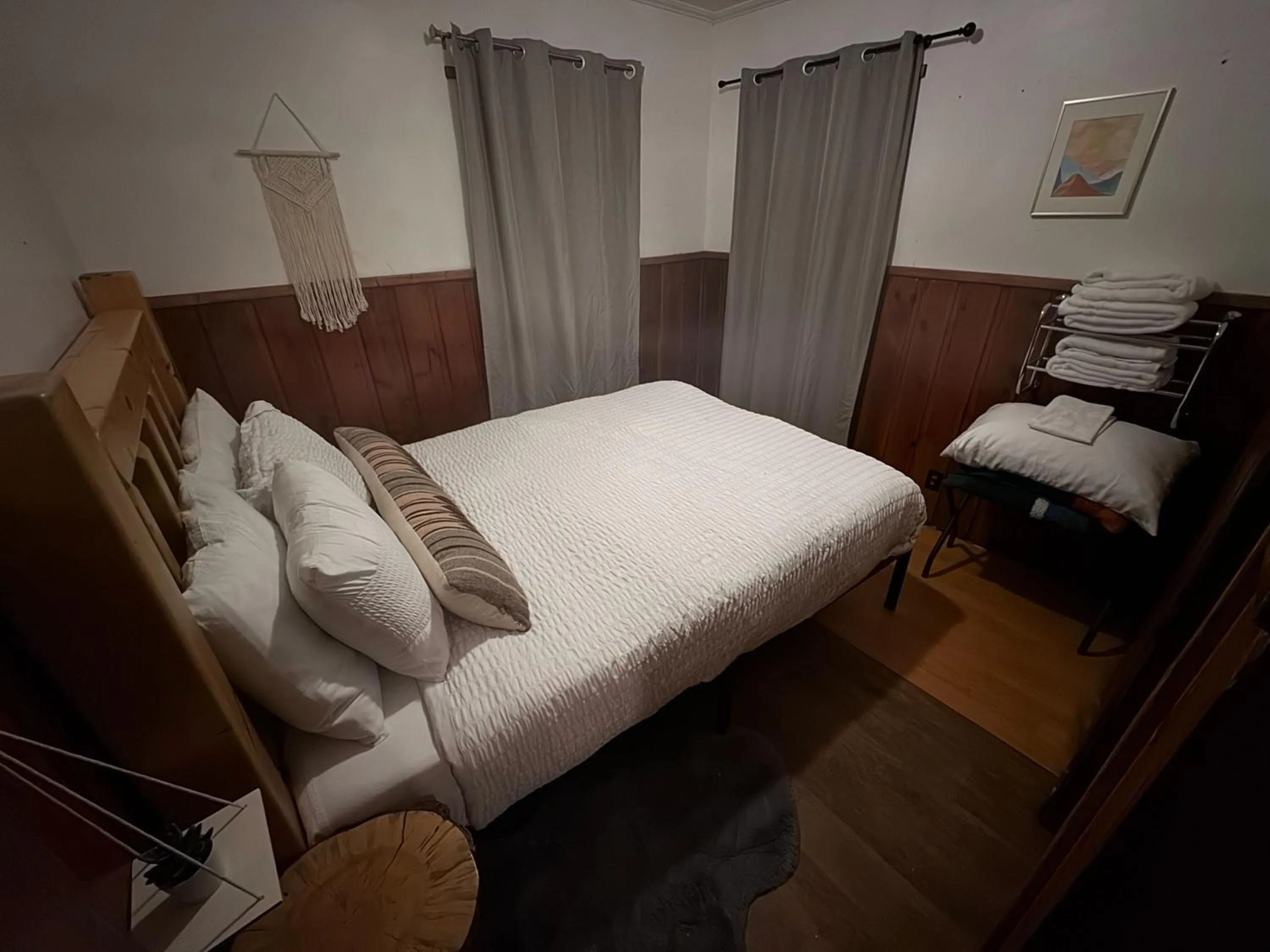 Bedroom, Bed in Three Pines Cabins