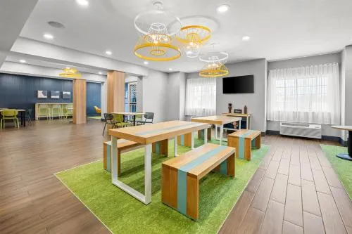 Spark by Hilton Stillwater