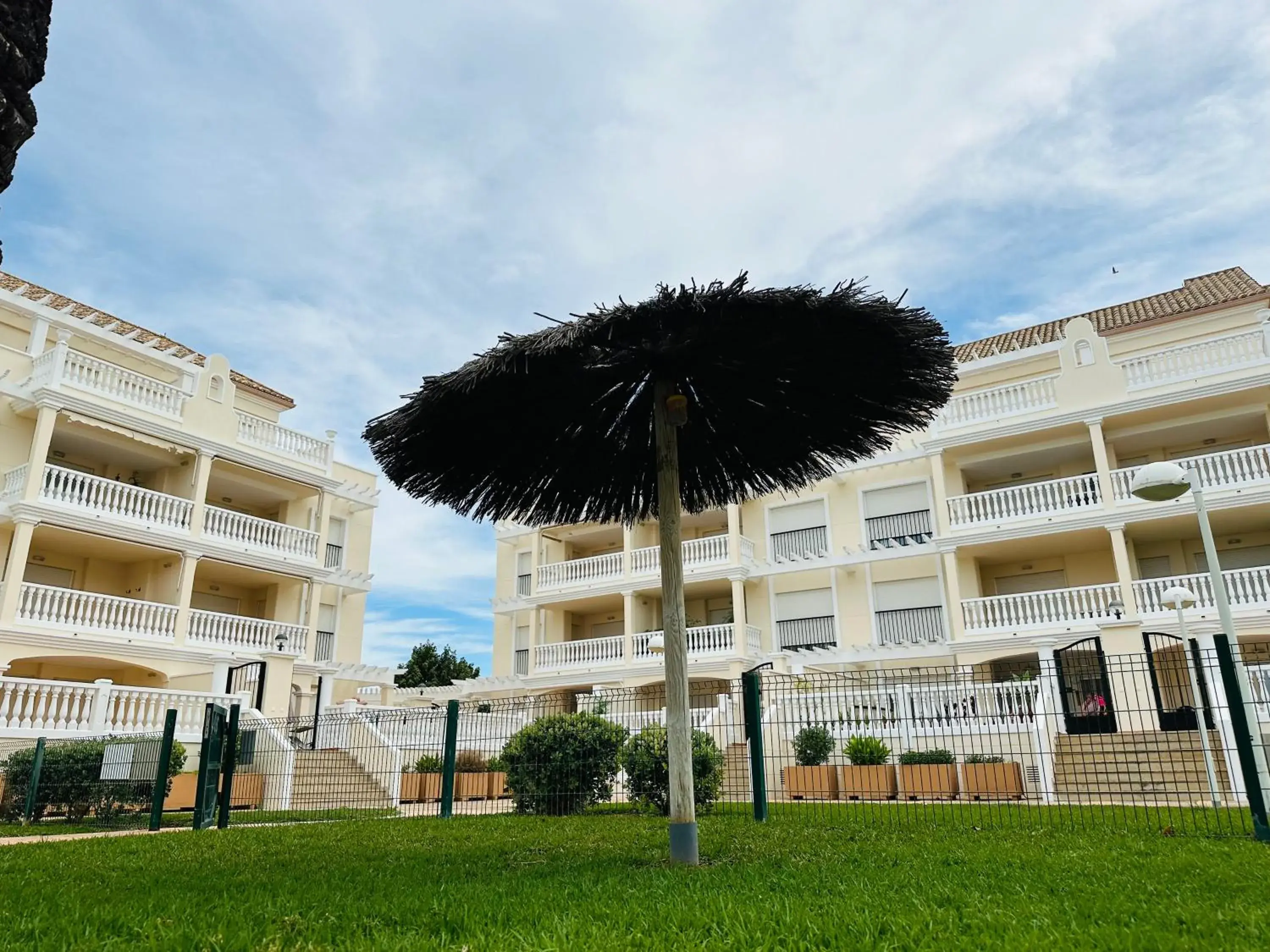 Schöne Unterkunft mit Pool und Terrasse. Schöne Unterkunft mit Pool und Terrasse.