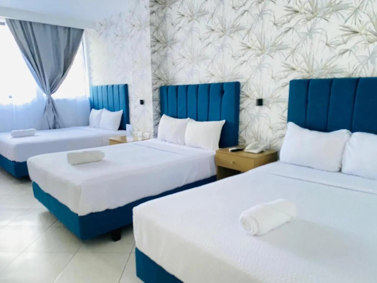 Property building, Bed in Hotel Presidente Beach Salinas