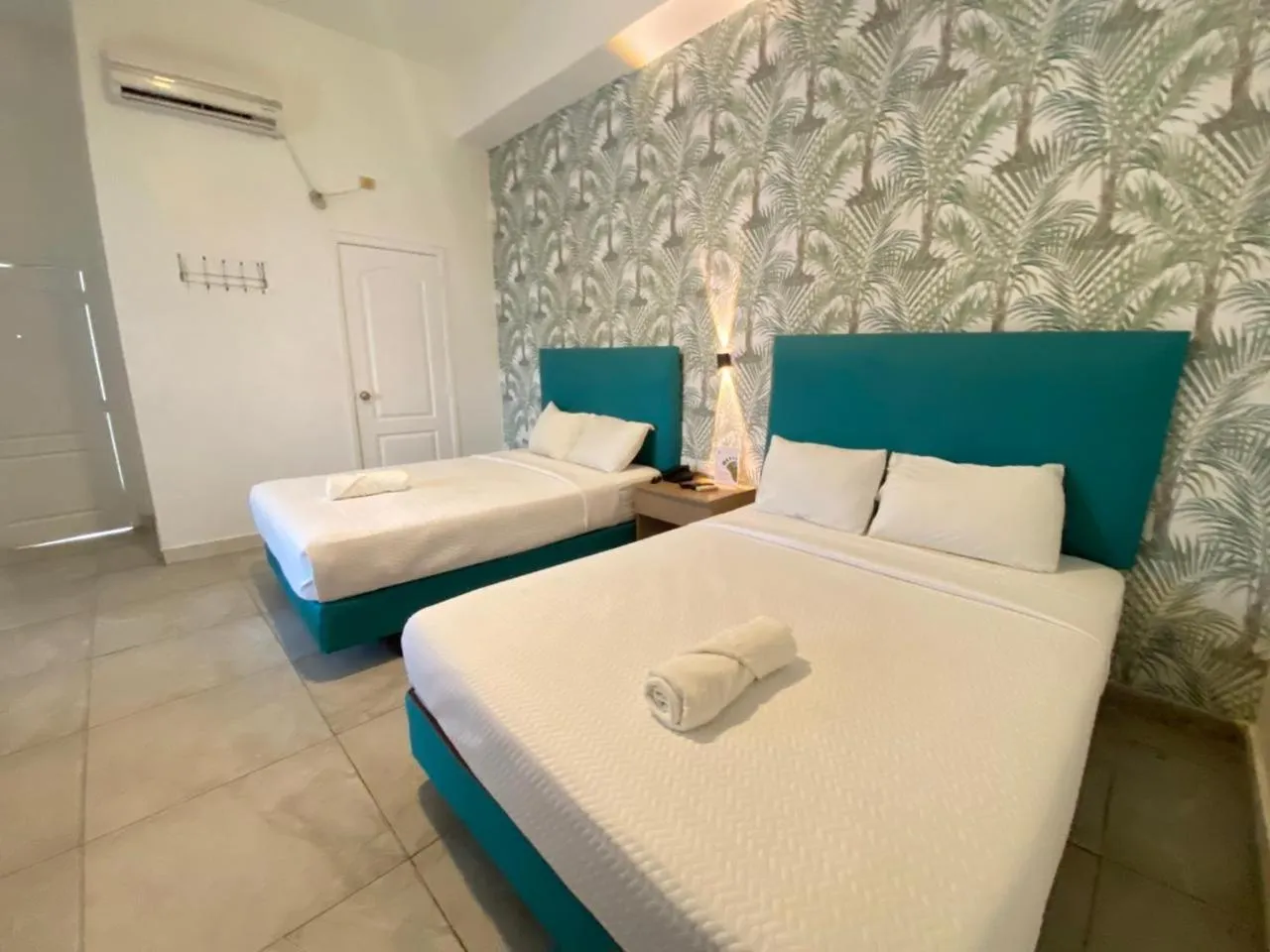 Property building, Bed in Hotel Presidente Beach Salinas