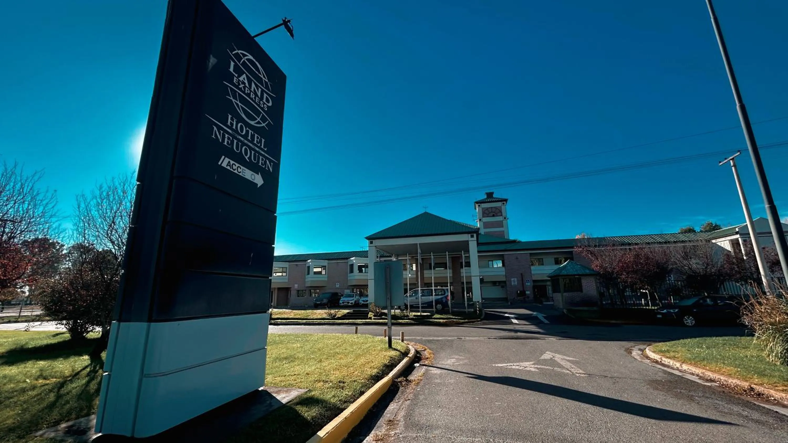 Property building in Land Express Neuquén