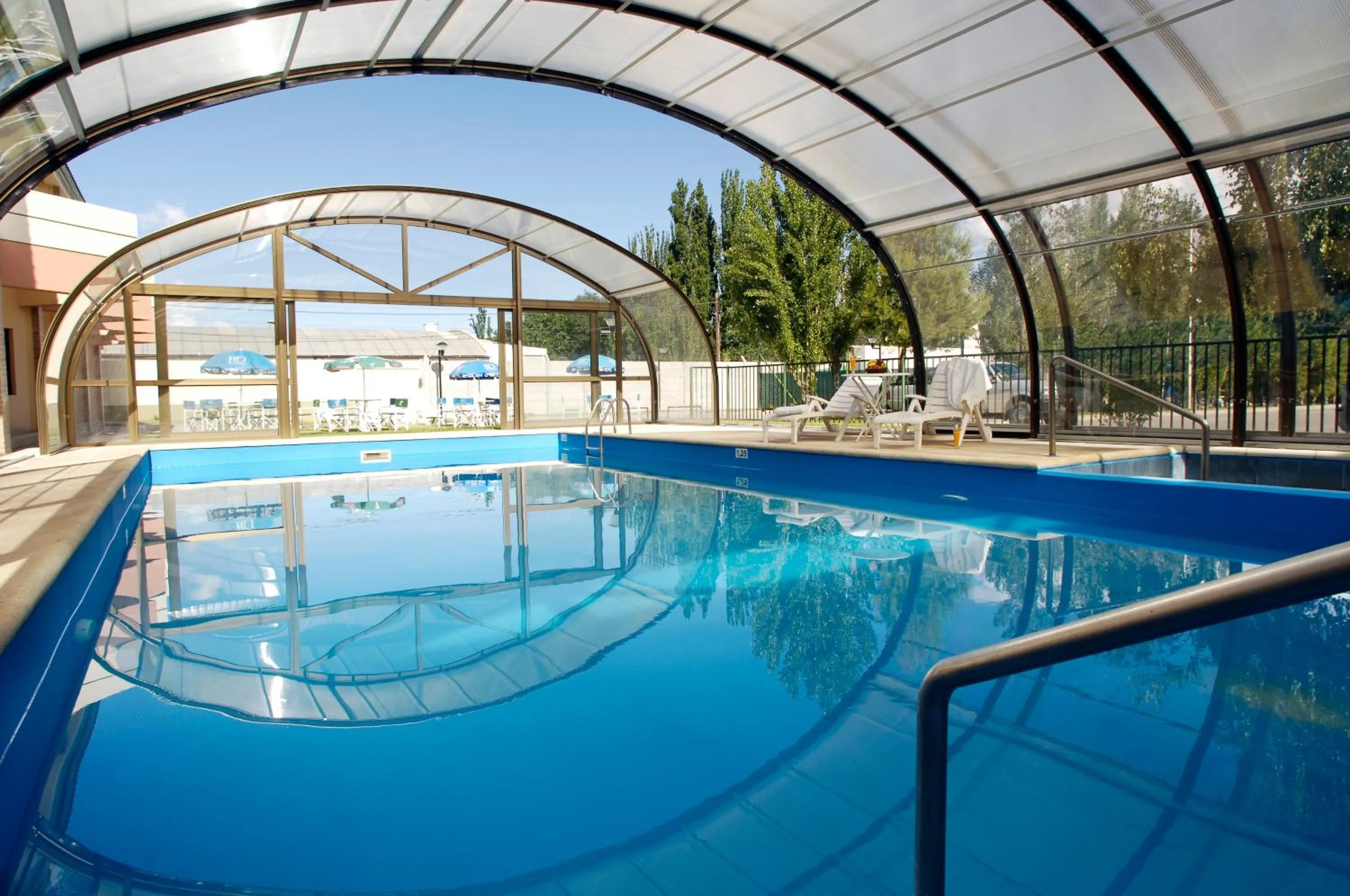 Swimming pool in Land Express Neuquén