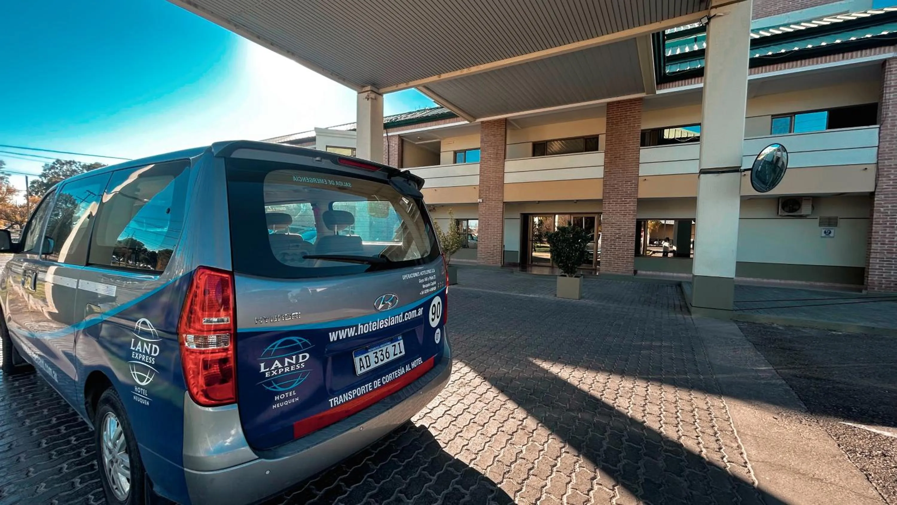 Facade/entrance in Land Express Neuquén