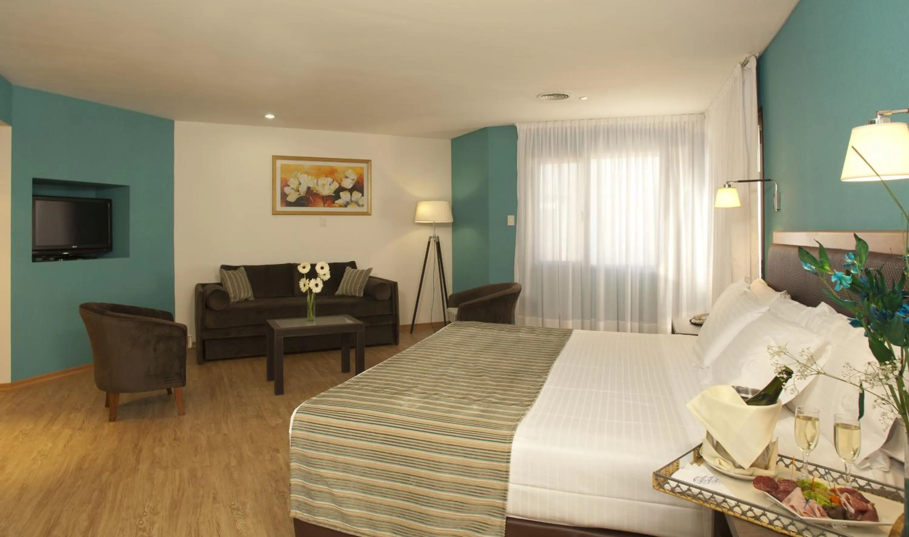 Day, Bed in Land Express Neuquén