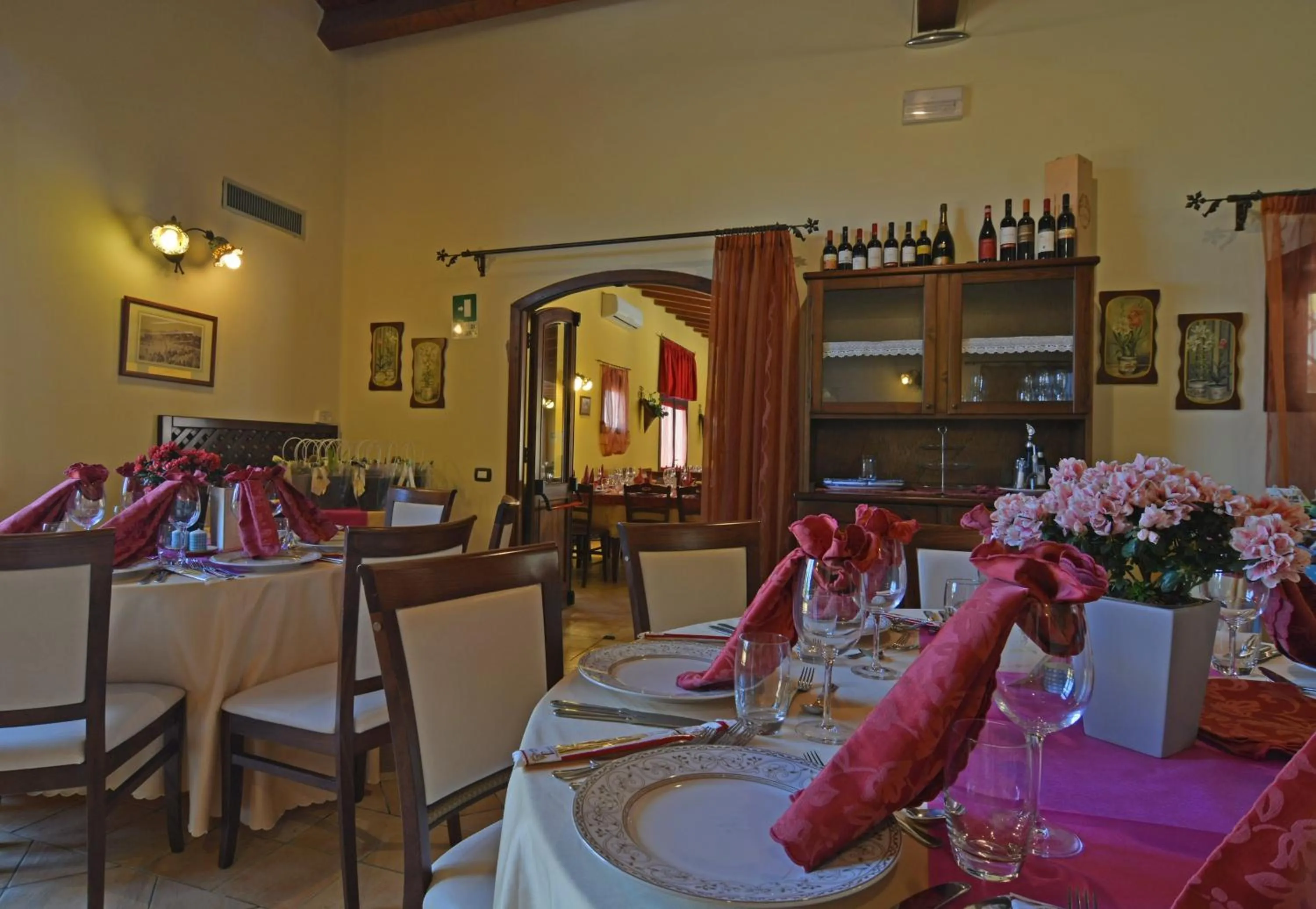 Restaurant/places to eat in Torre Tabia