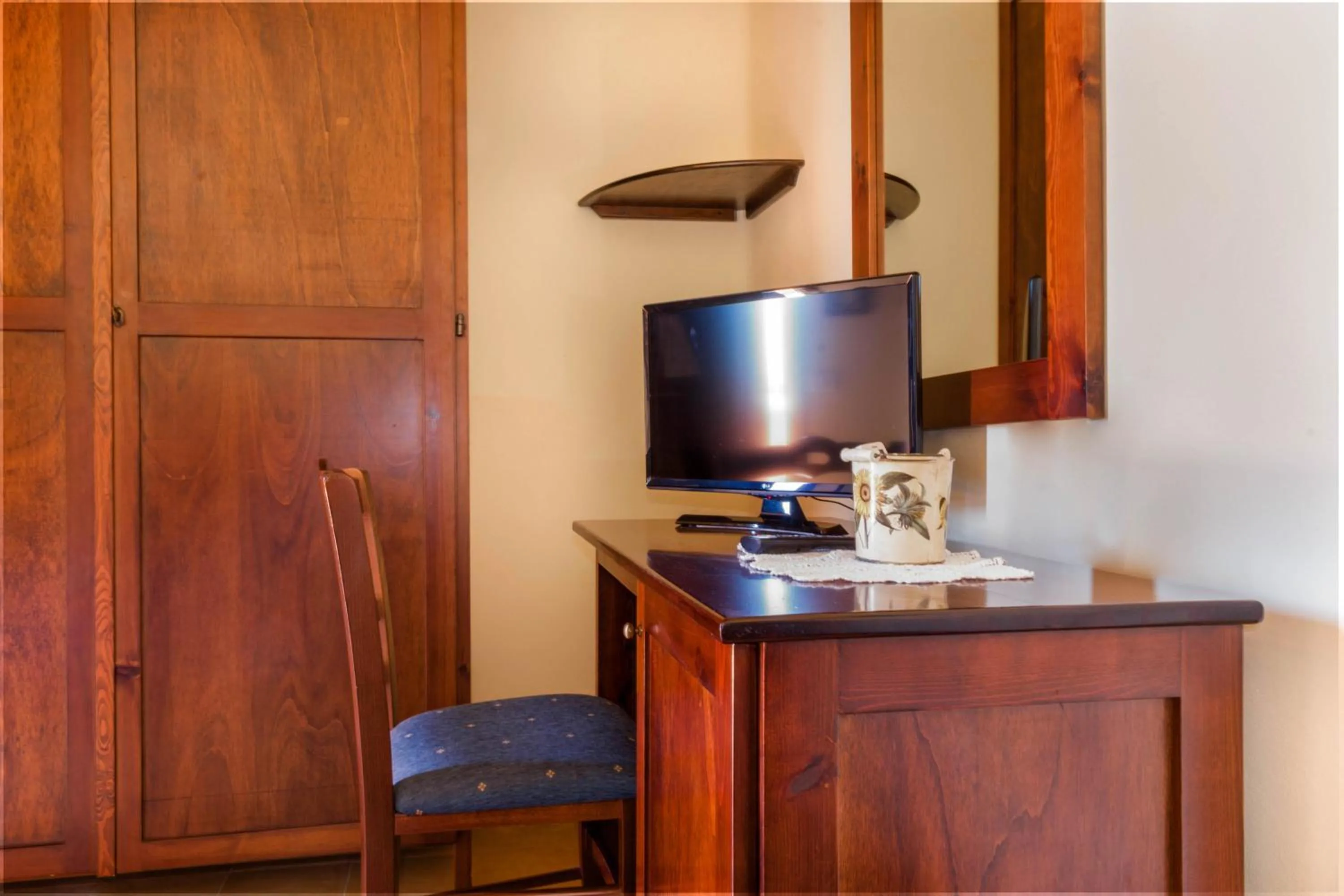 TV and multimedia in Torre Tabia