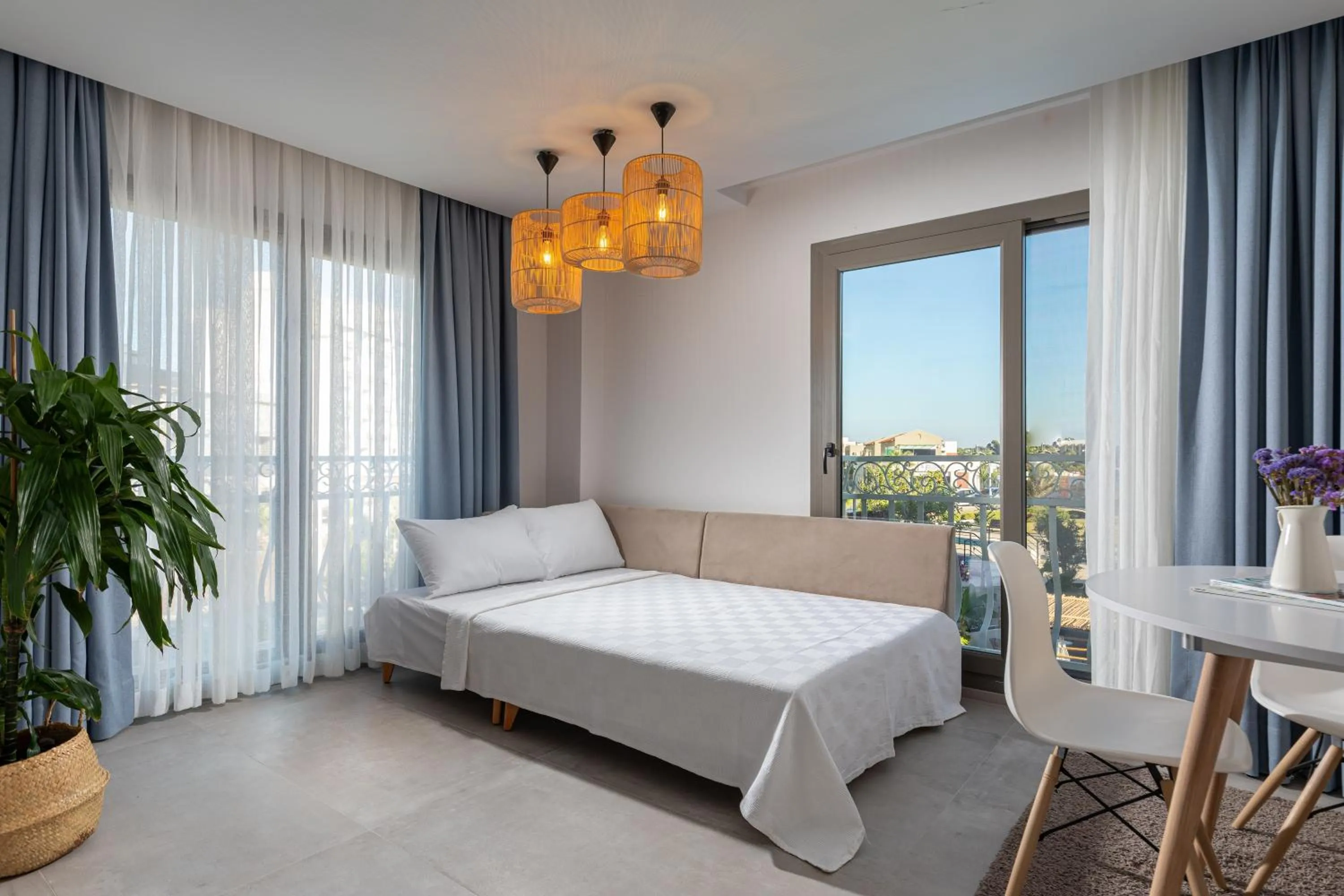 Photo of the whole room, Bed in Cumbalıca Garden Hotel