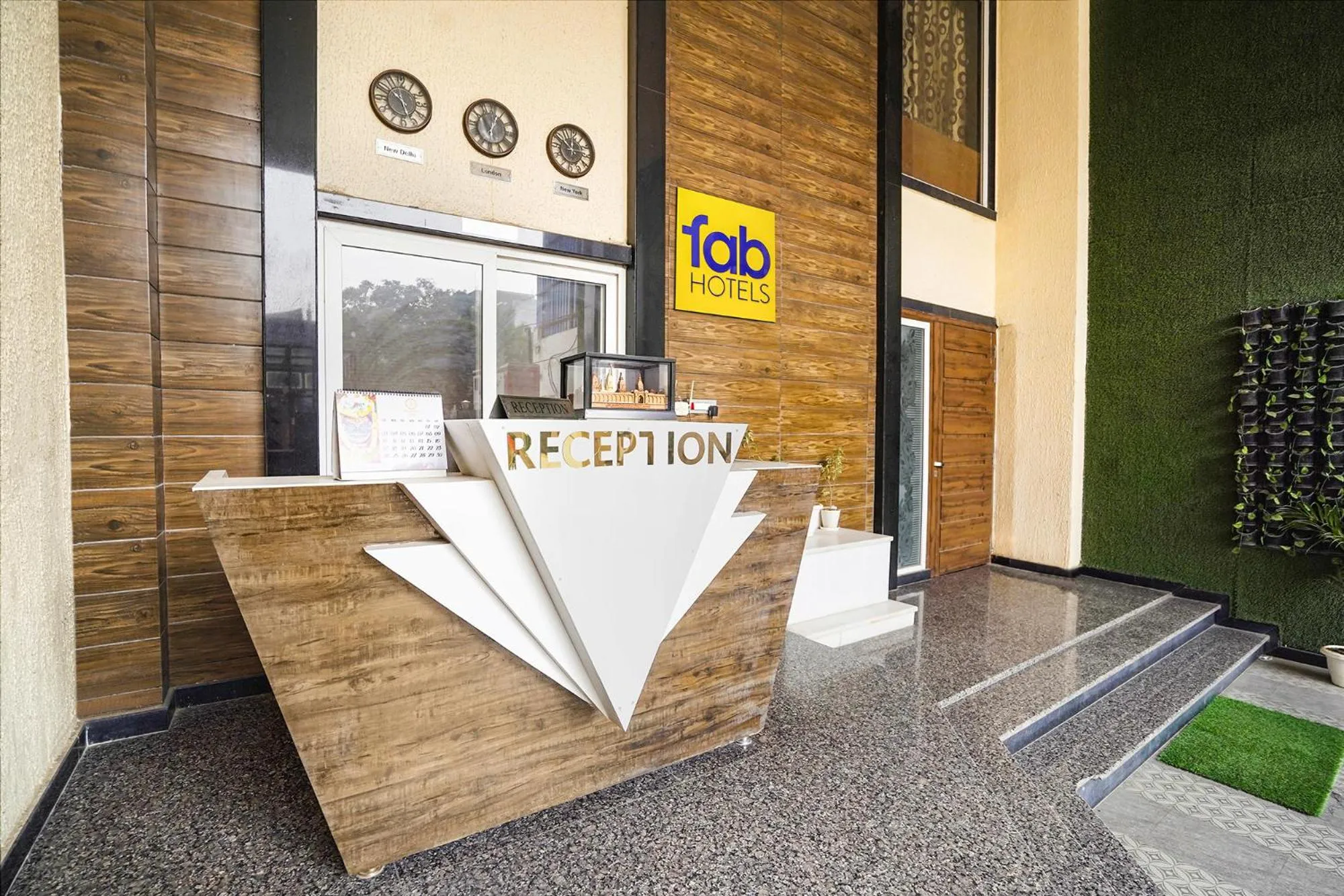 Lobby or reception in FabHotel Villa De Benares - Nr Tulsi Manas Mandir
