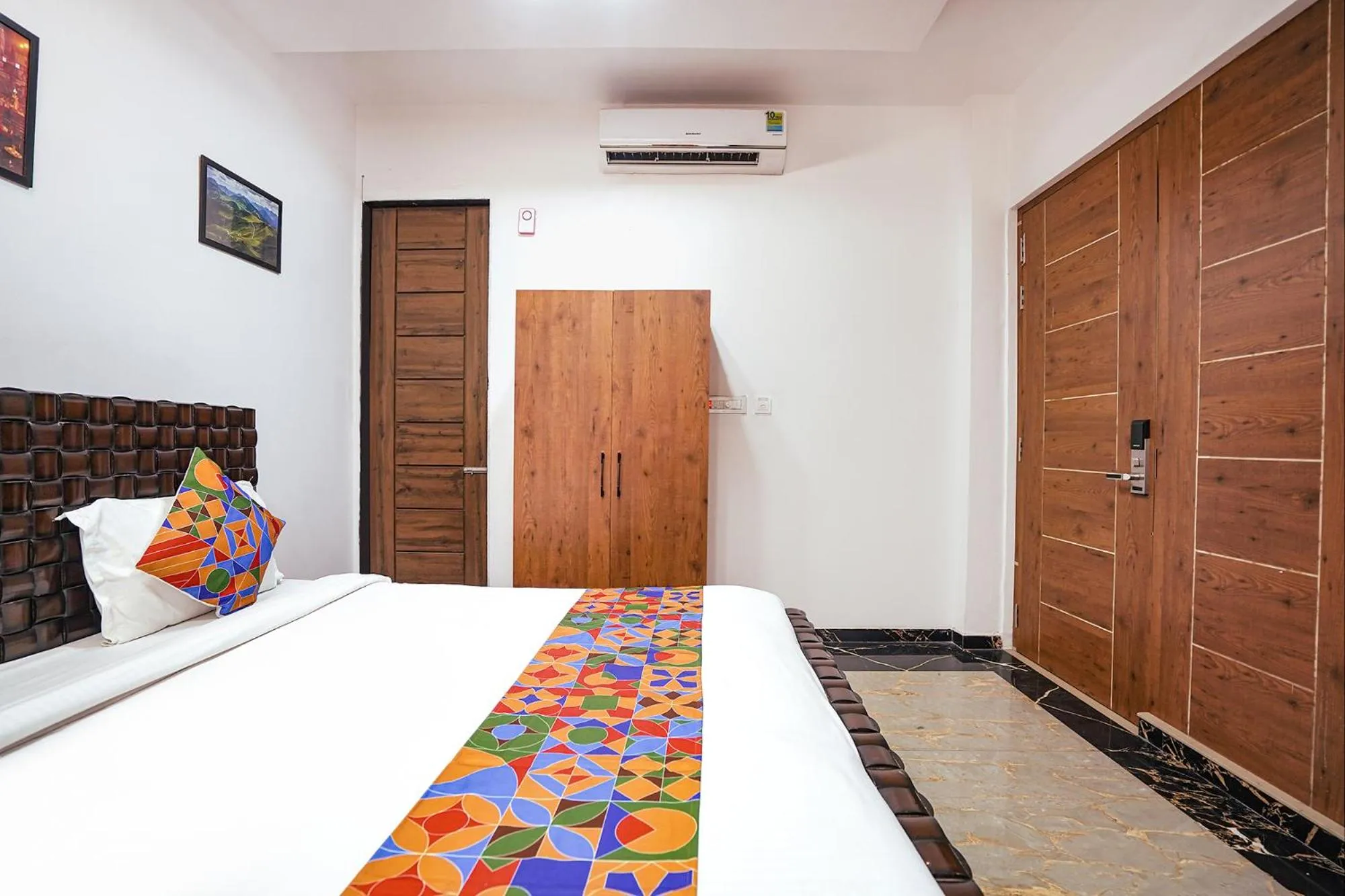 Bed in FabHotel Villa De Benares - Nr Tulsi Manas Mandir