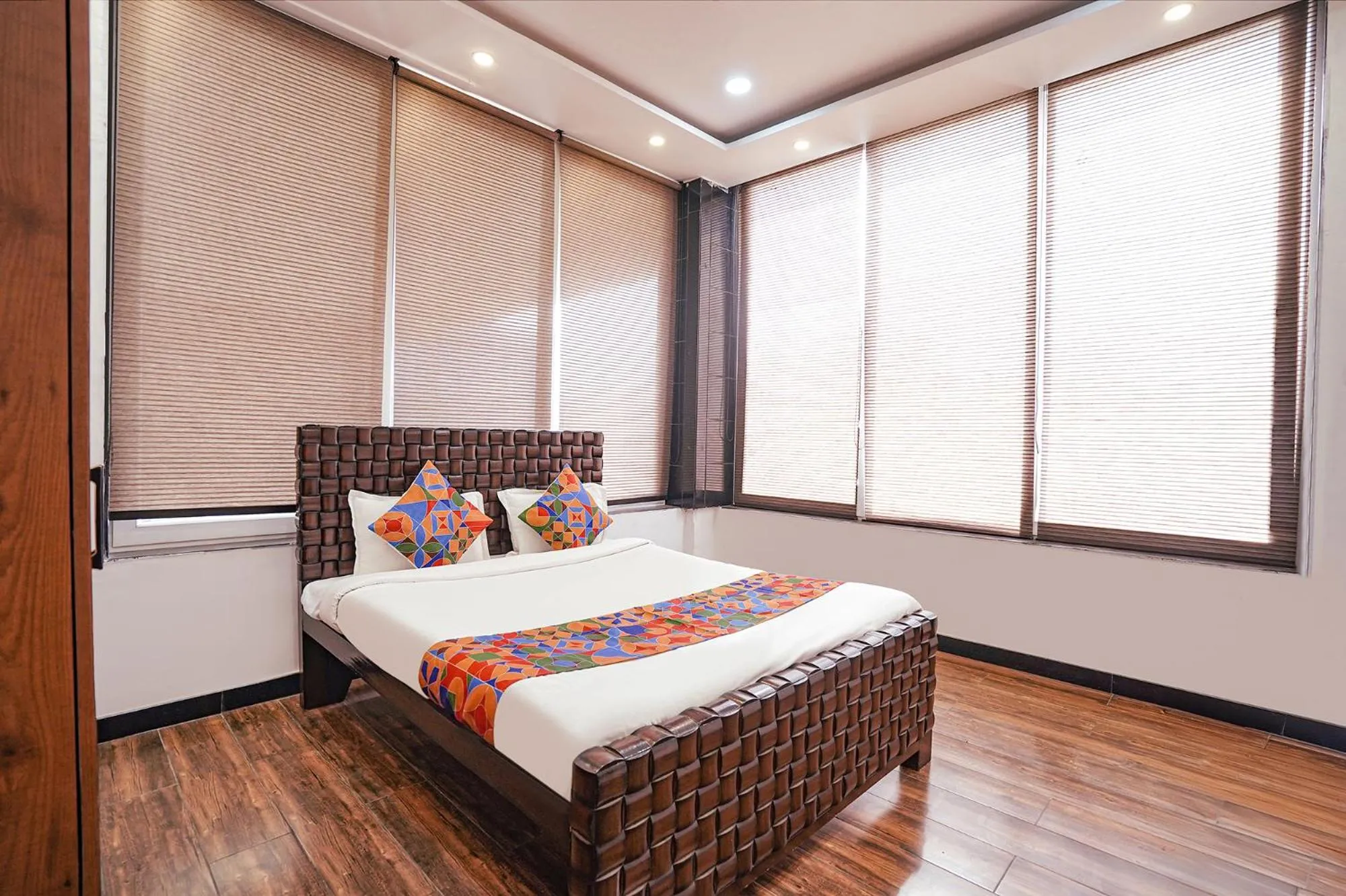 Bed in FabHotel Villa De Benares - Nr Tulsi Manas Mandir