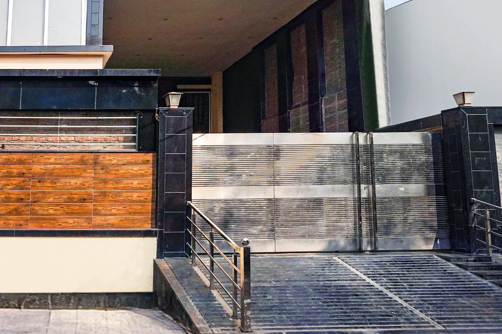 Facade/entrance in FabHotel Villa De Benares - Nr Tulsi Manas Mandir