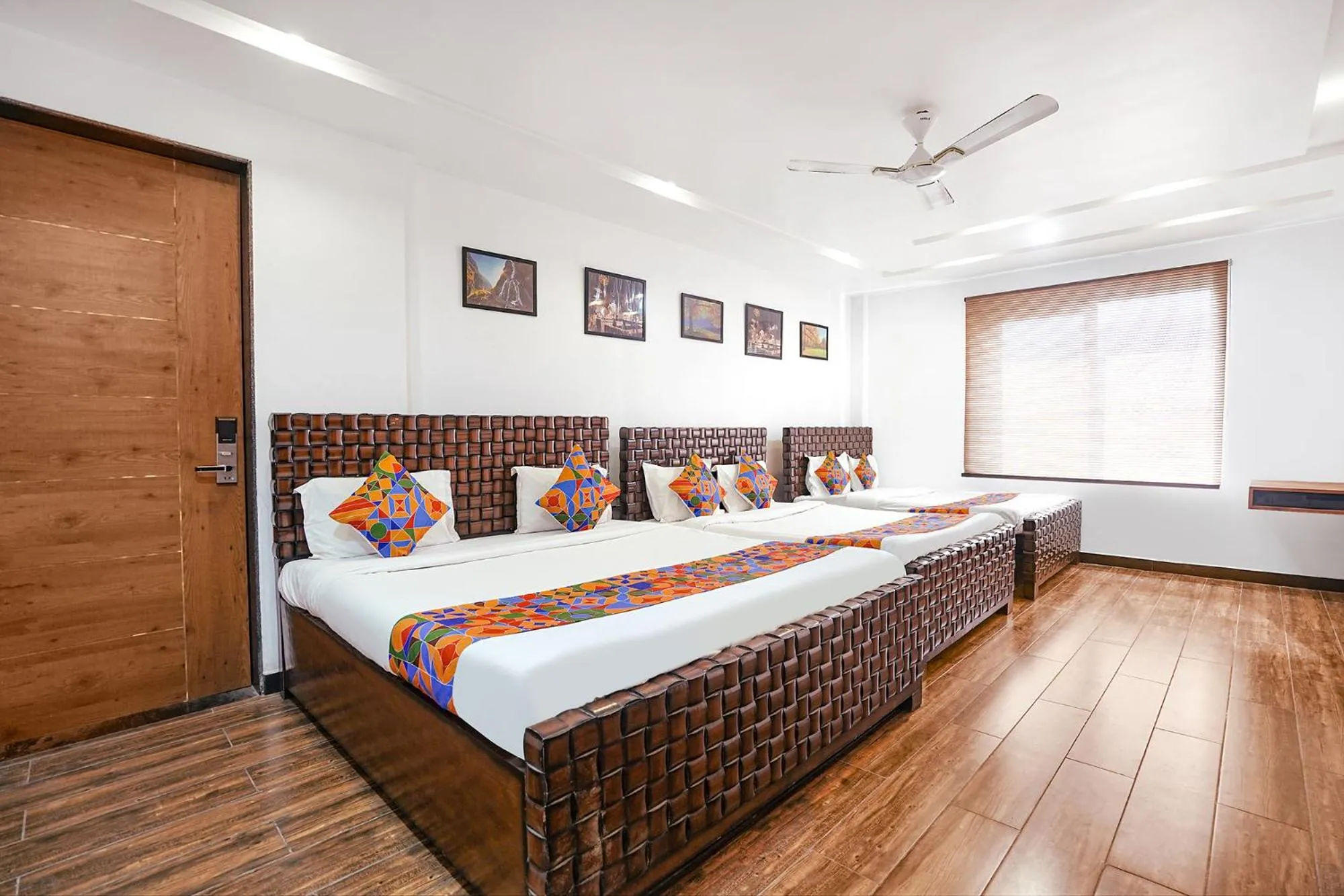 Bed in FabHotel Villa De Benares - Nr Tulsi Manas Mandir