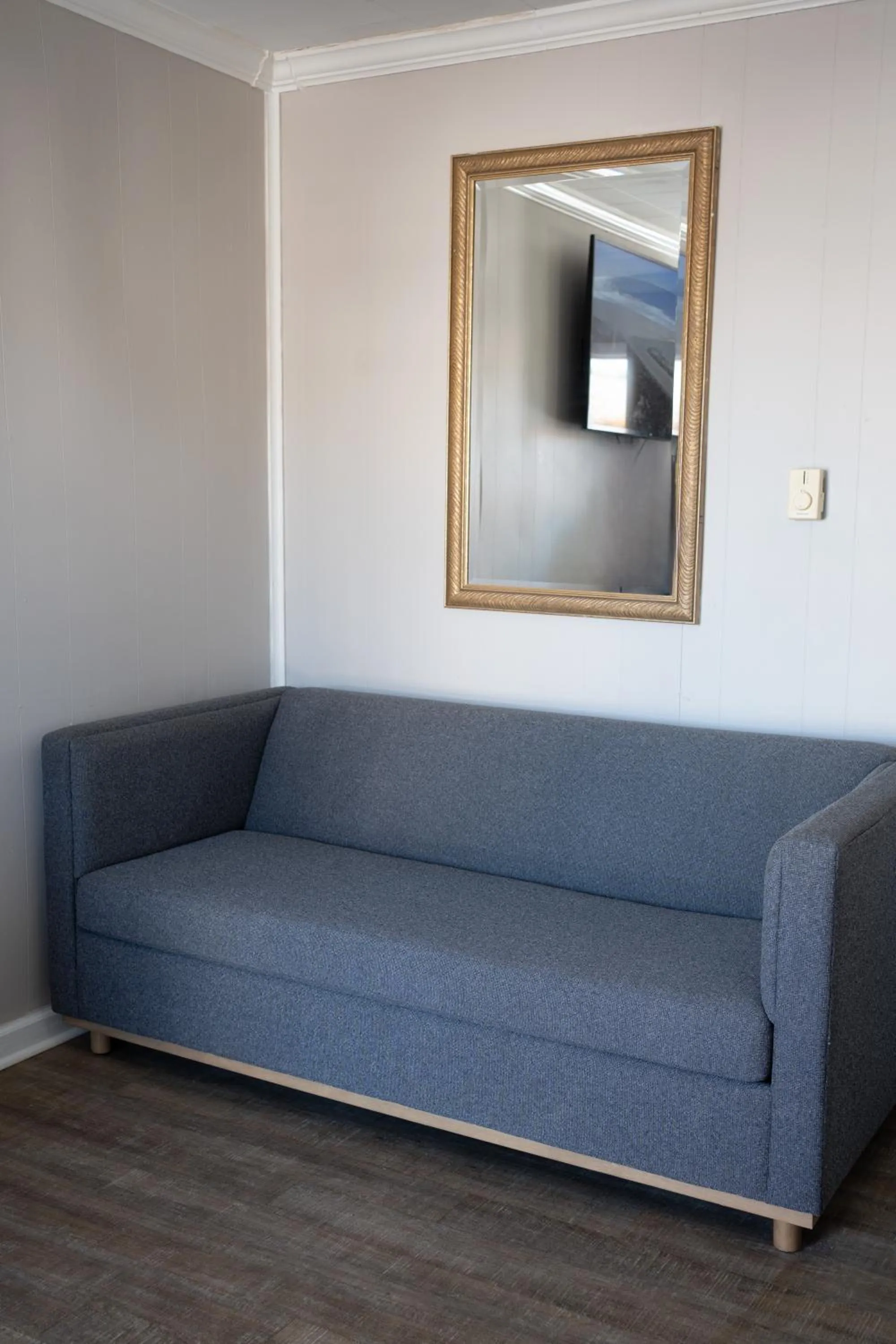 Bedroom in The Burgundy Inn Hotel and Apartments