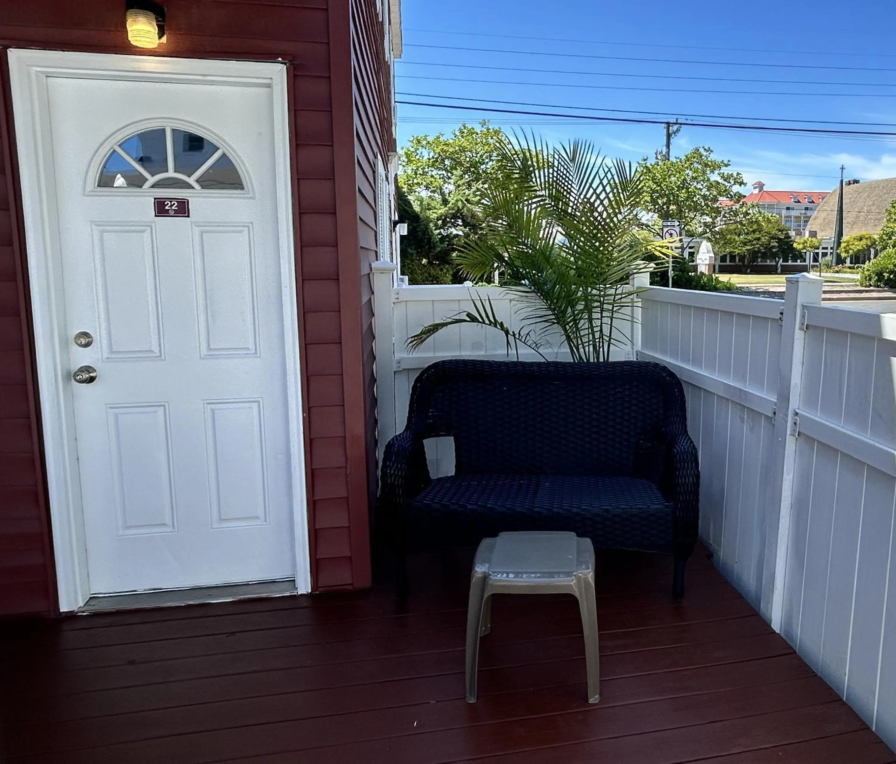 Patio in The Burgundy Inn Hotel and Apartments