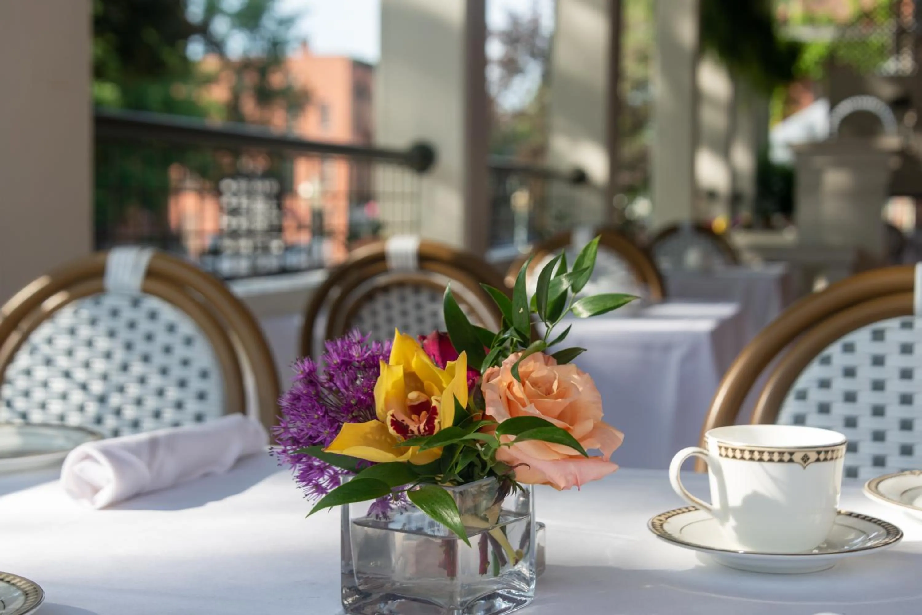 Breakfast in Saratoga Arms Hotel