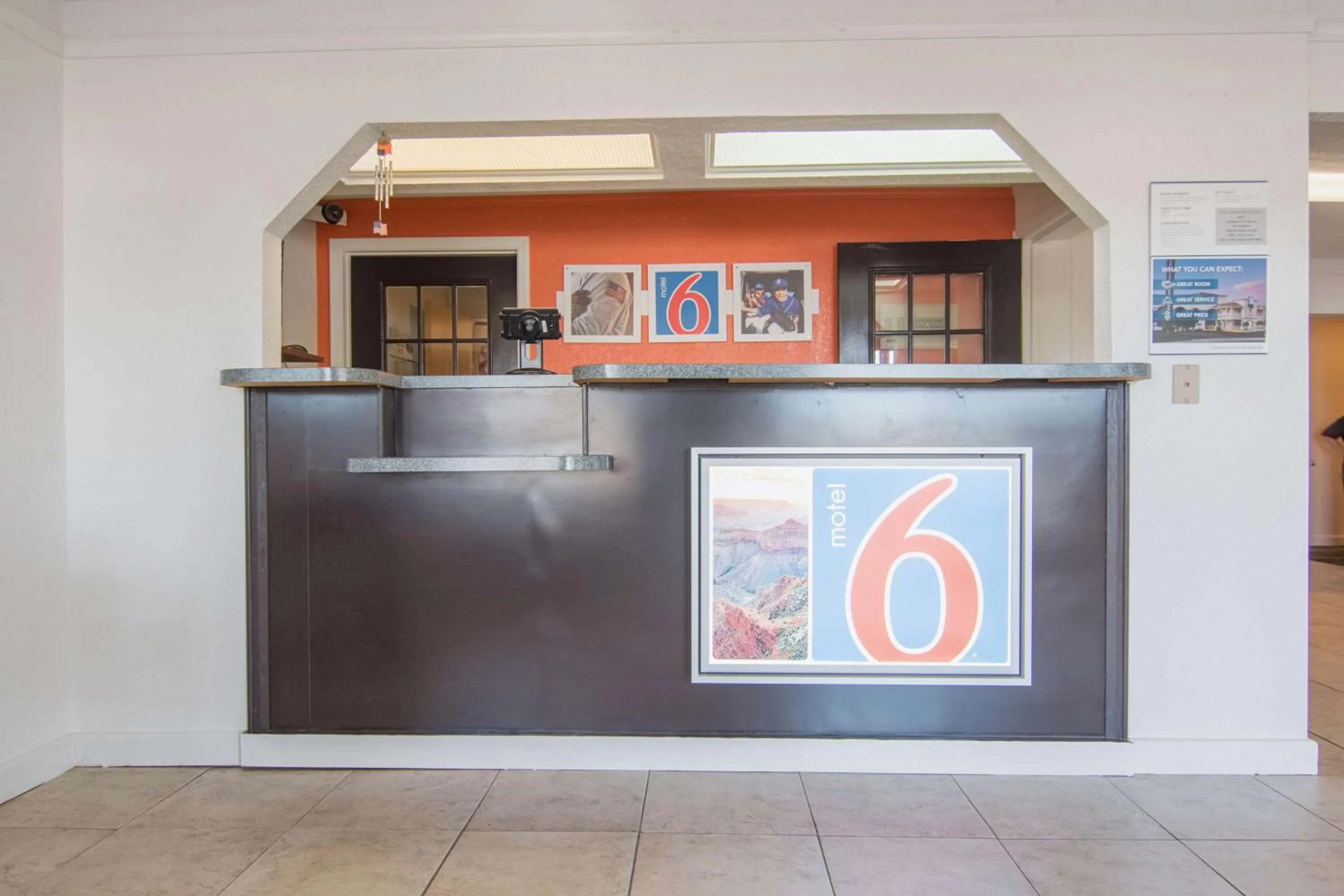 Property logo or sign in Motel 6-Hope, AR