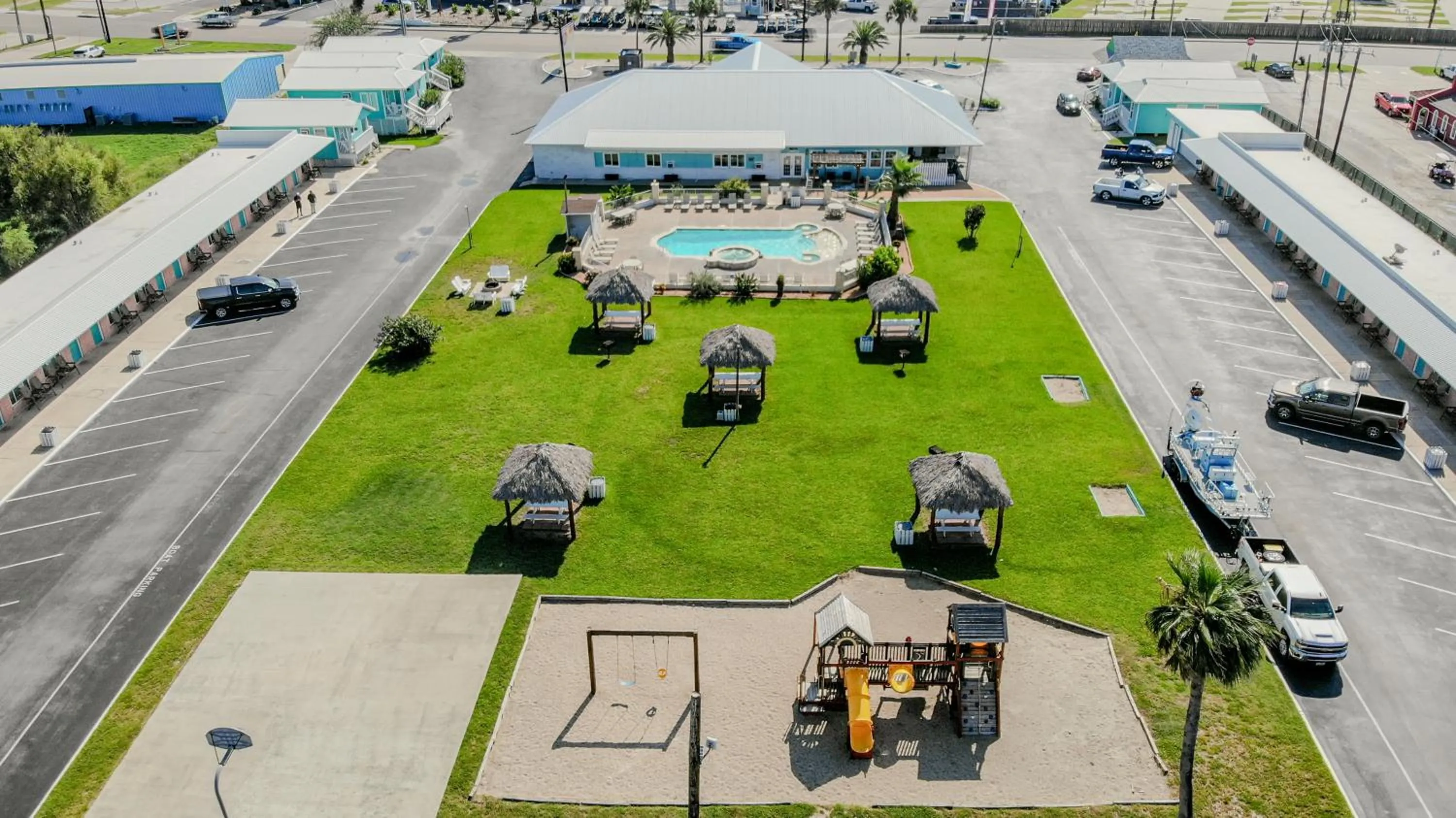 Property building in Shark Reef Resort Motel & Cottages