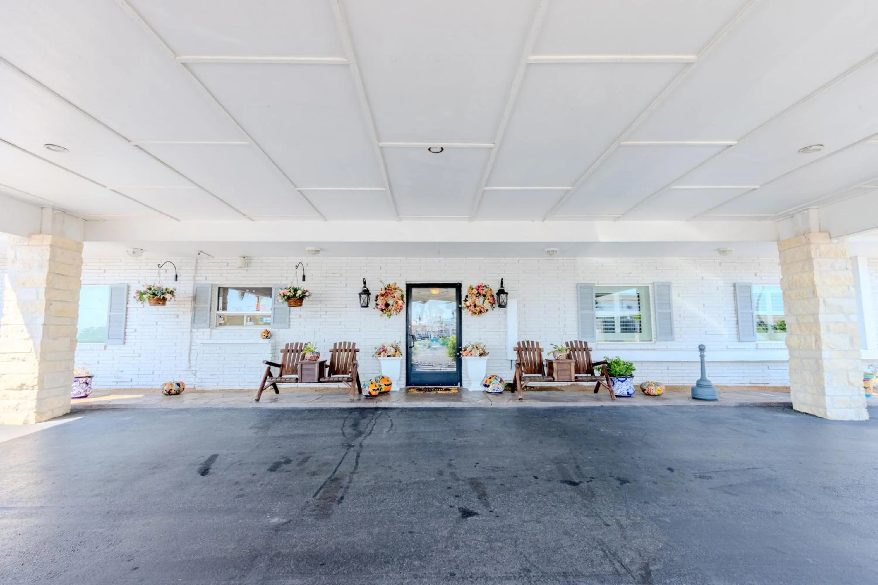 Lobby or reception in Shark Reef Resort Motel & Cottages