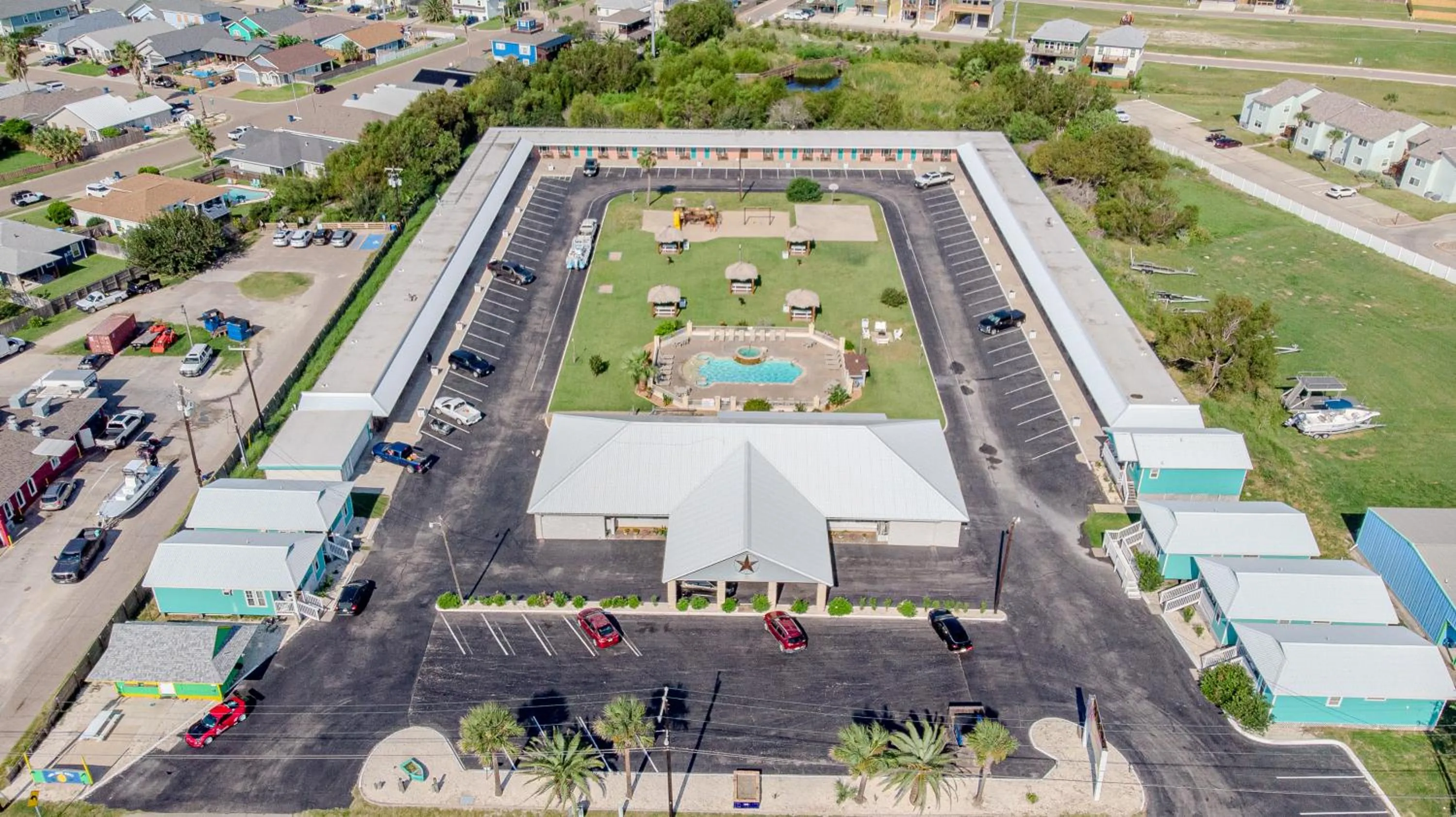 Property building in Shark Reef Resort Motel & Cottages