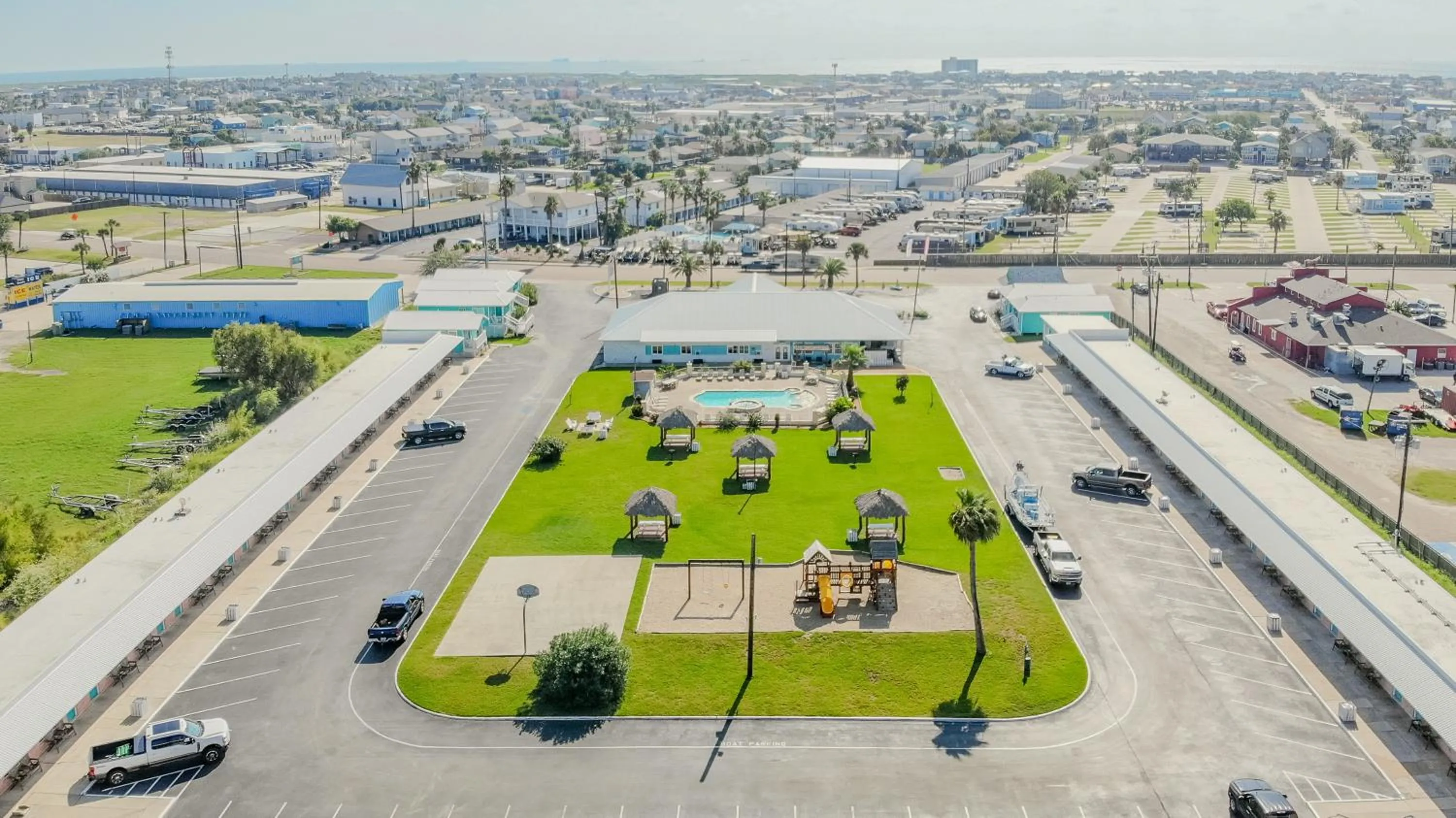 Property building in Shark Reef Resort Motel & Cottages