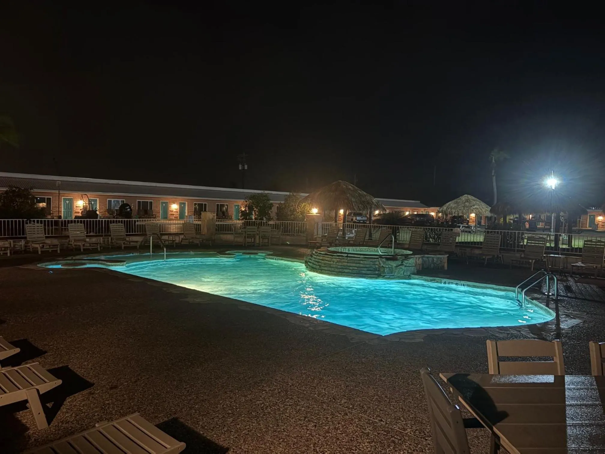 Night in Shark Reef Resort Motel & Cottages