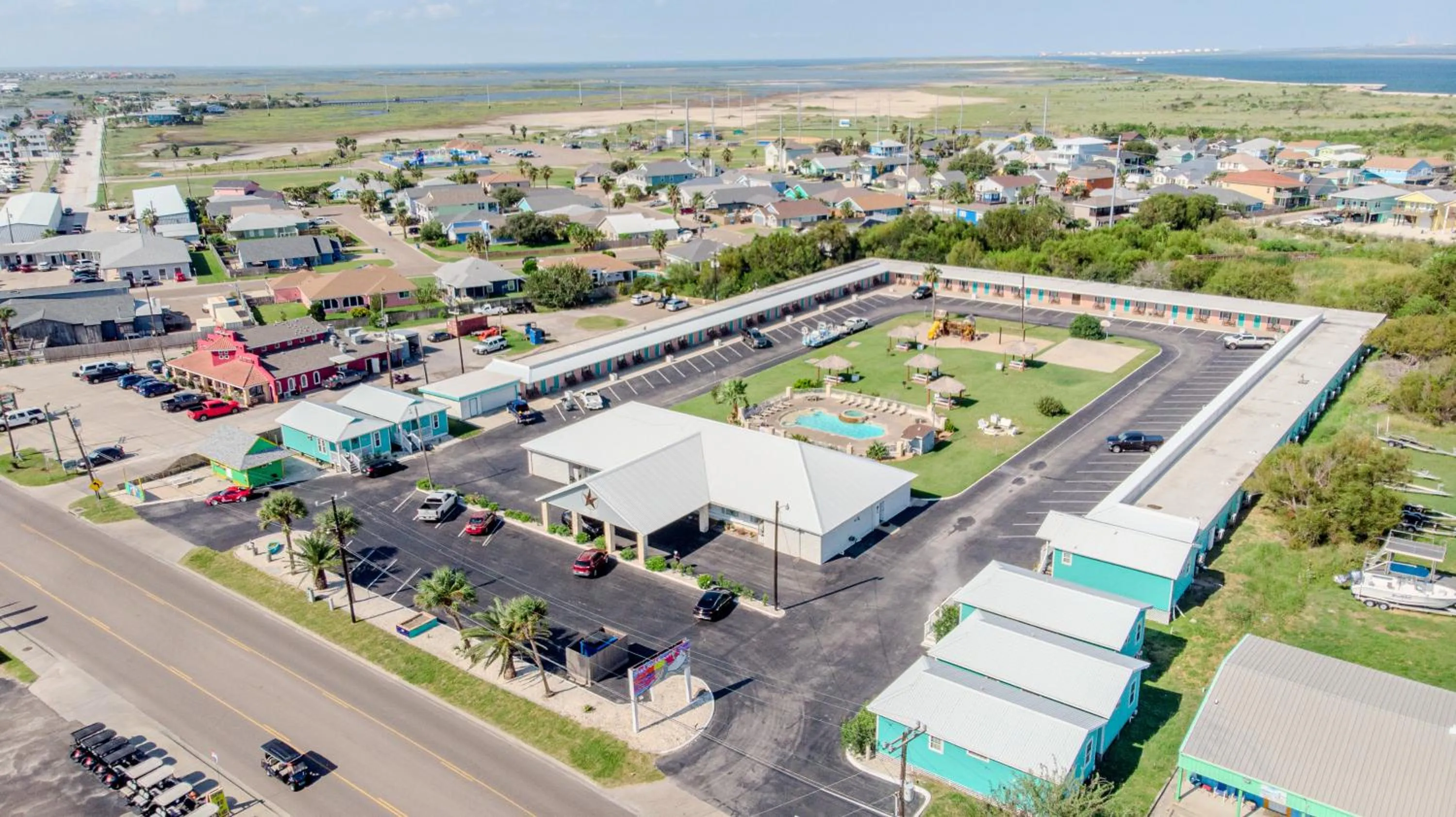 Property building in Shark Reef Resort Motel & Cottages