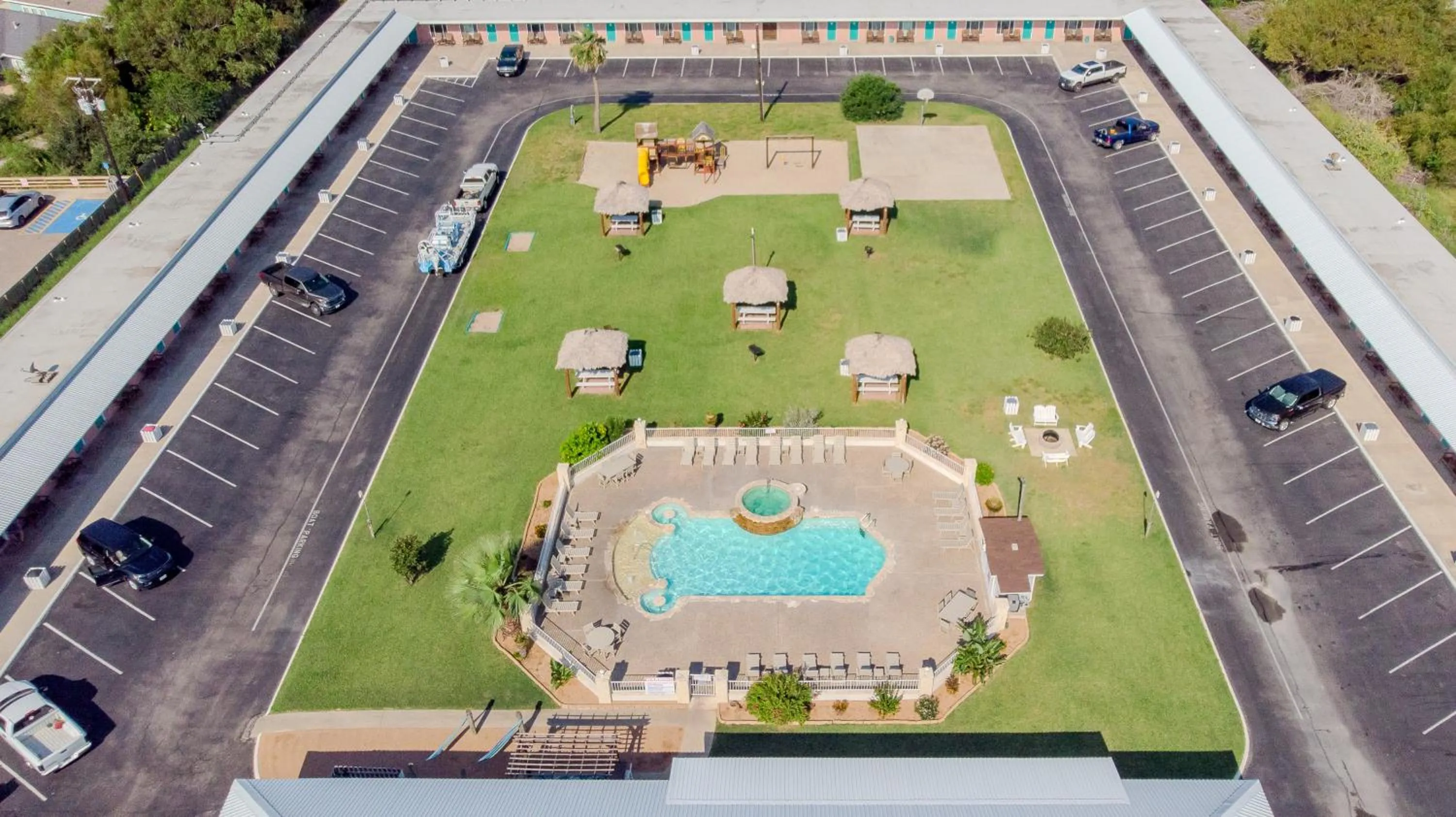 Property building in Shark Reef Resort Motel & Cottages