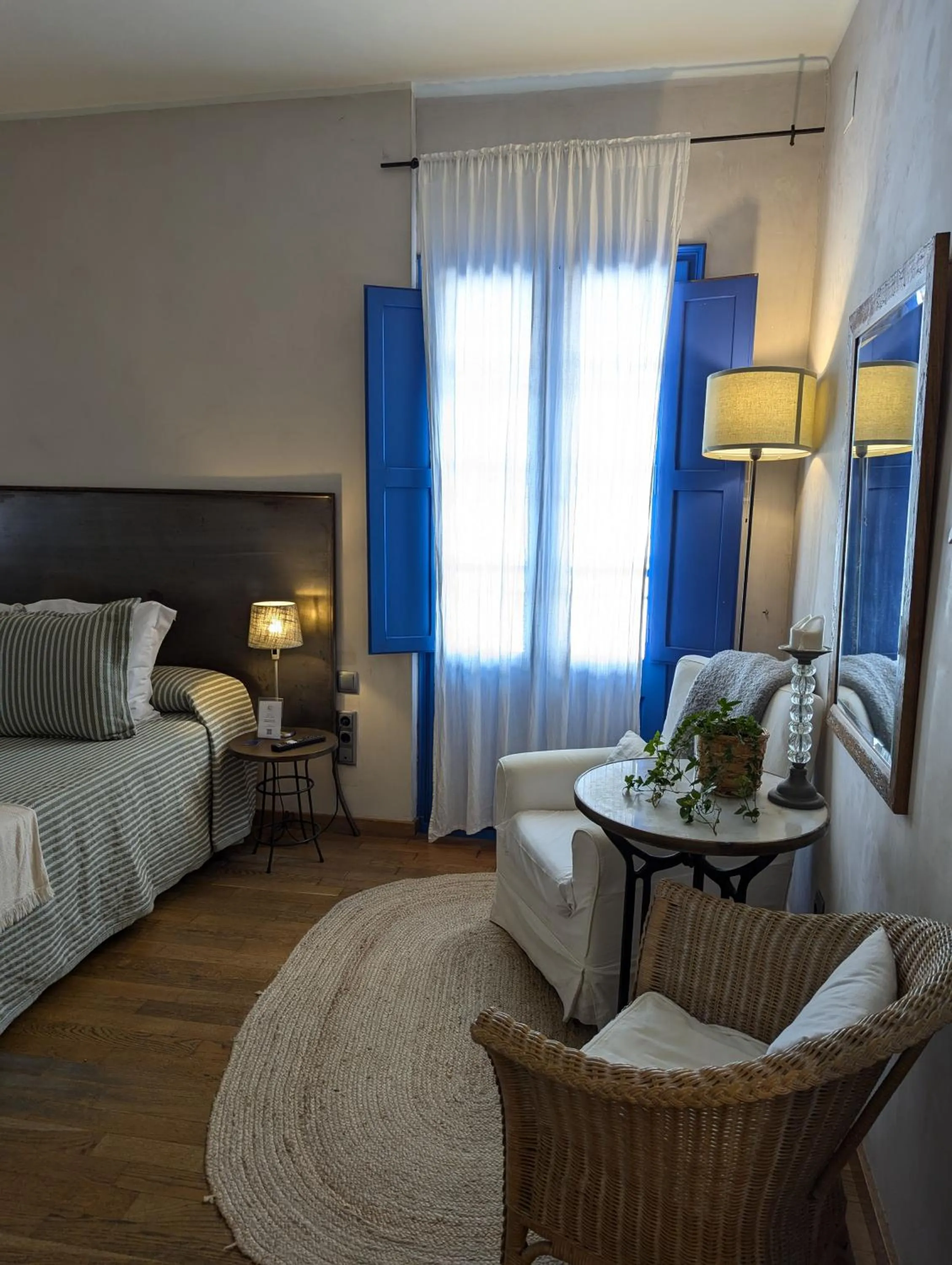 Bedroom, Bed in Hostal de la Plaça - Hotel Boutique