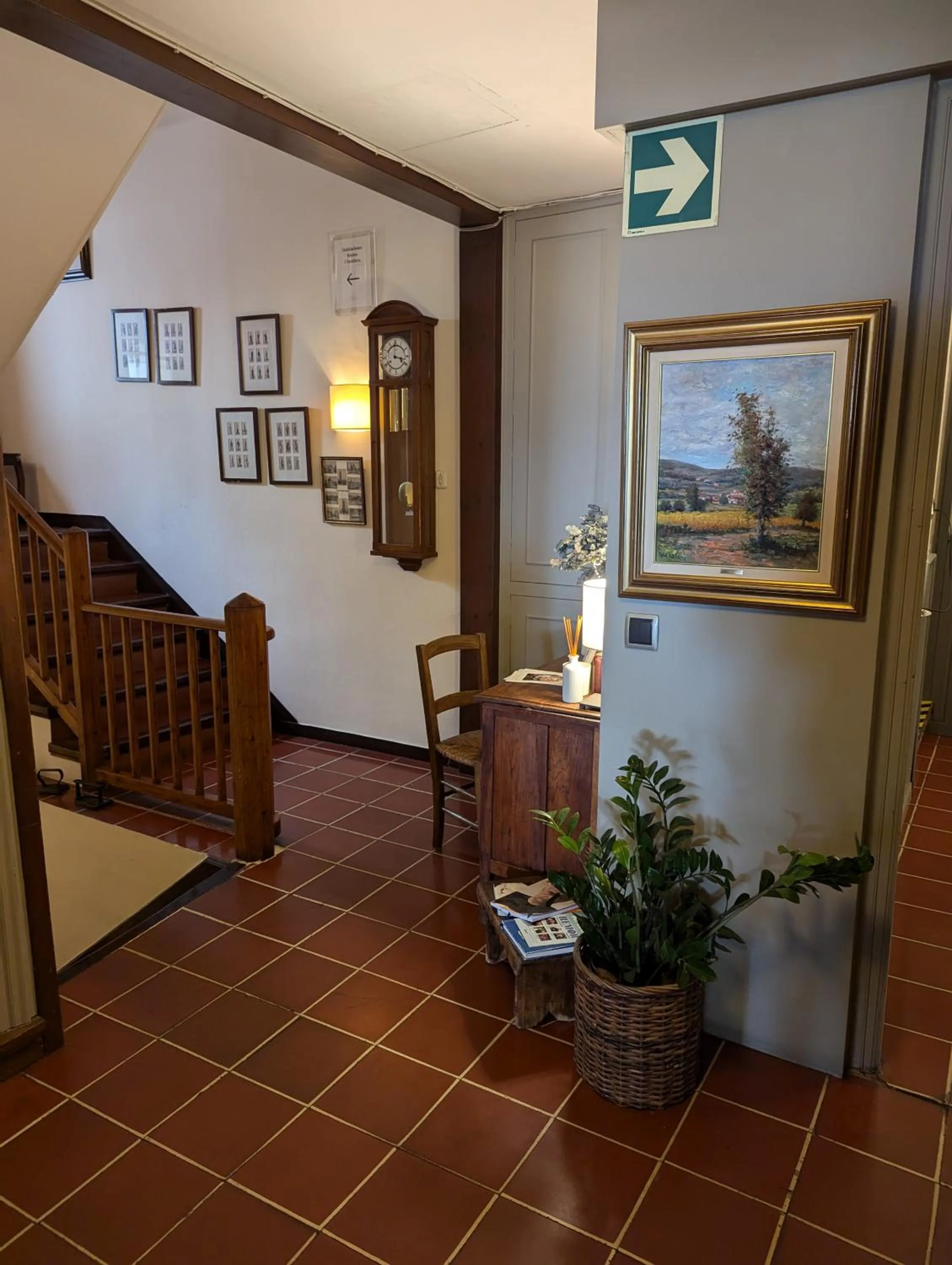 Property building in Hostal de la Plaça - Hotel Boutique