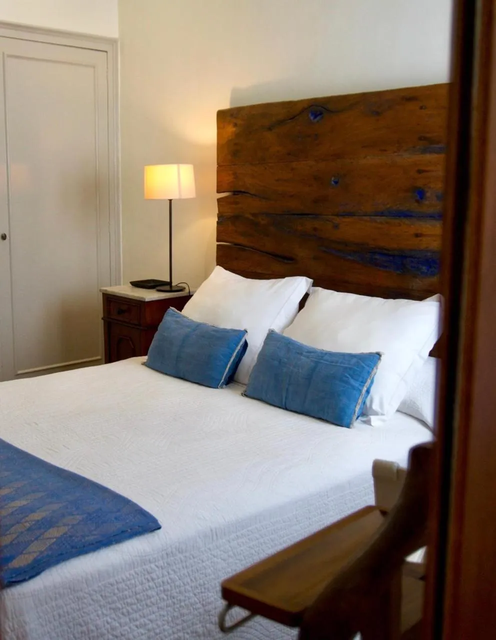 Bed in Hostal de la Plaça - Hotel Boutique