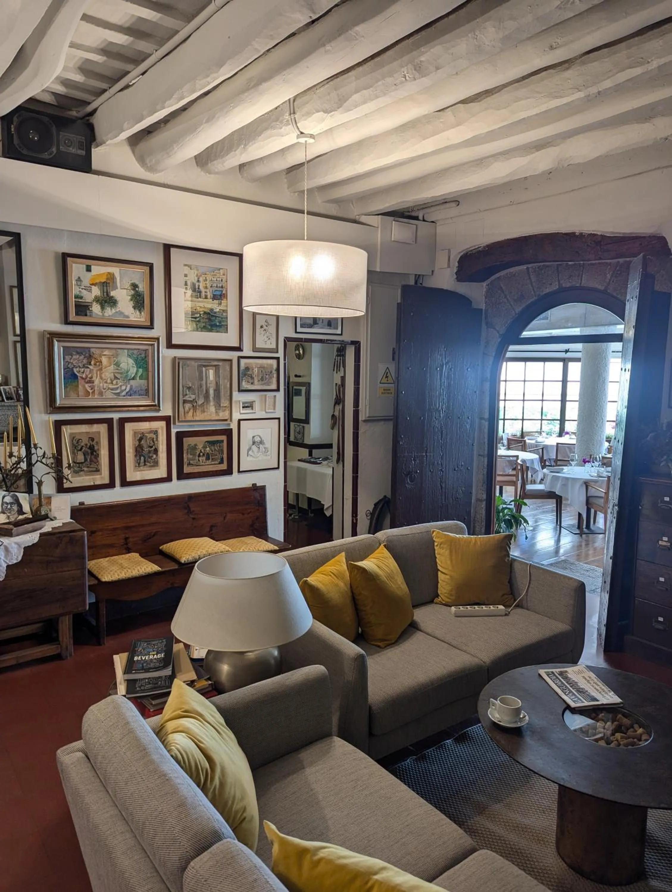 Living room in Hostal de la Plaça - Hotel Boutique